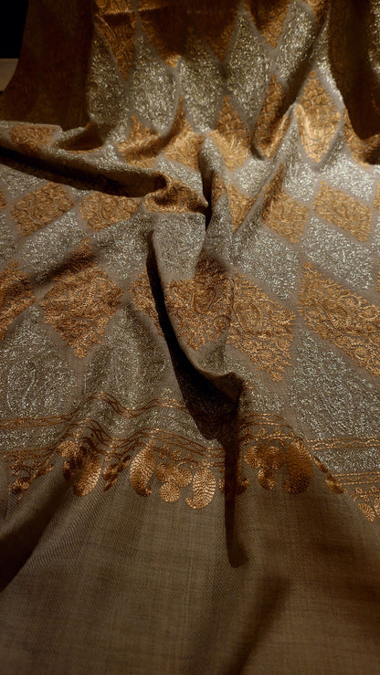 Tilla Embroidered : shawl