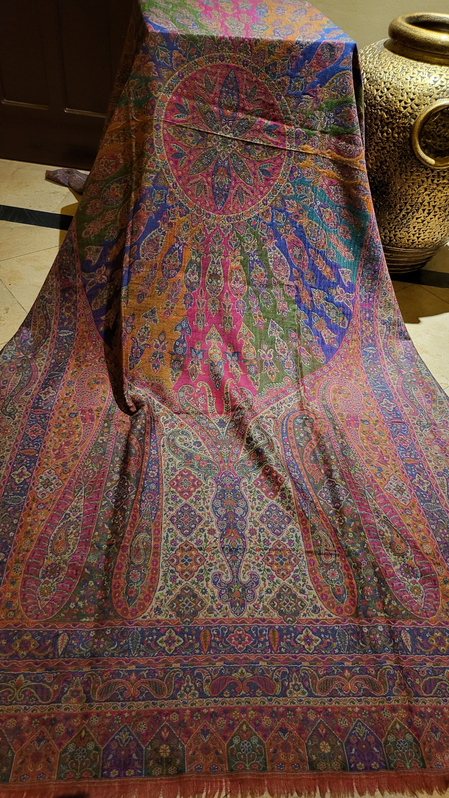 Reversible kaani shawl : persian kaani