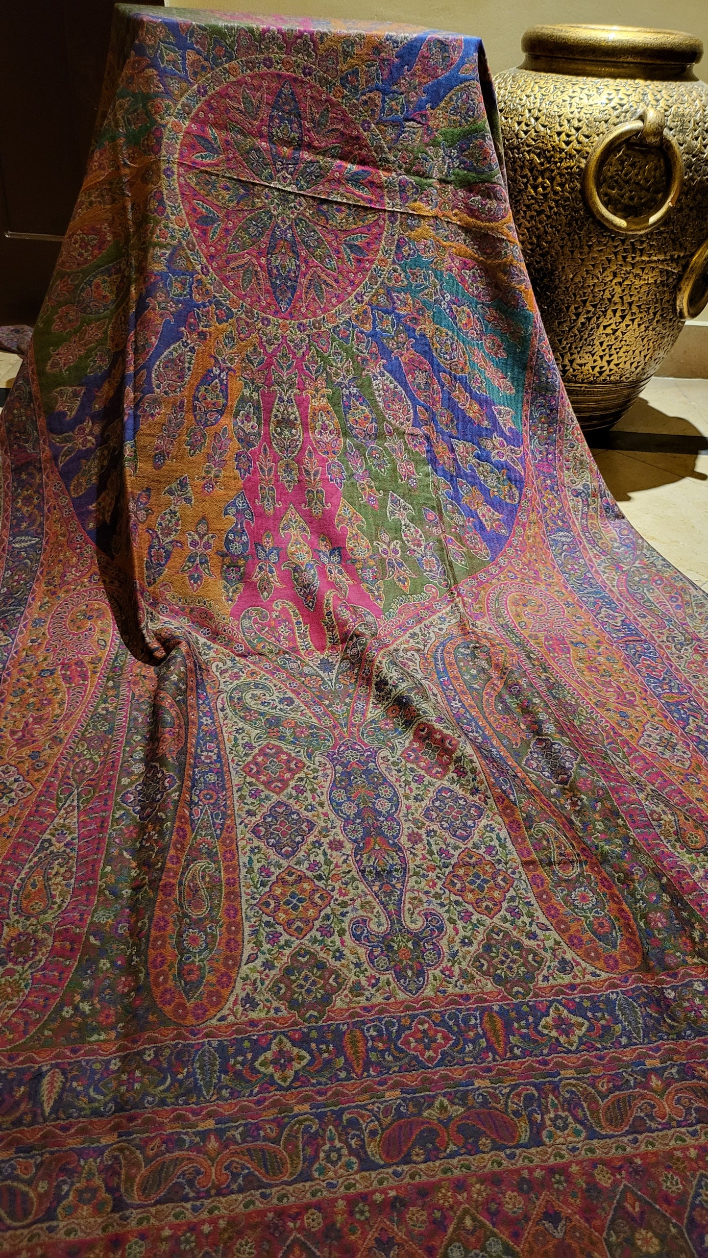 Reversible kaani shawl : persian kaani