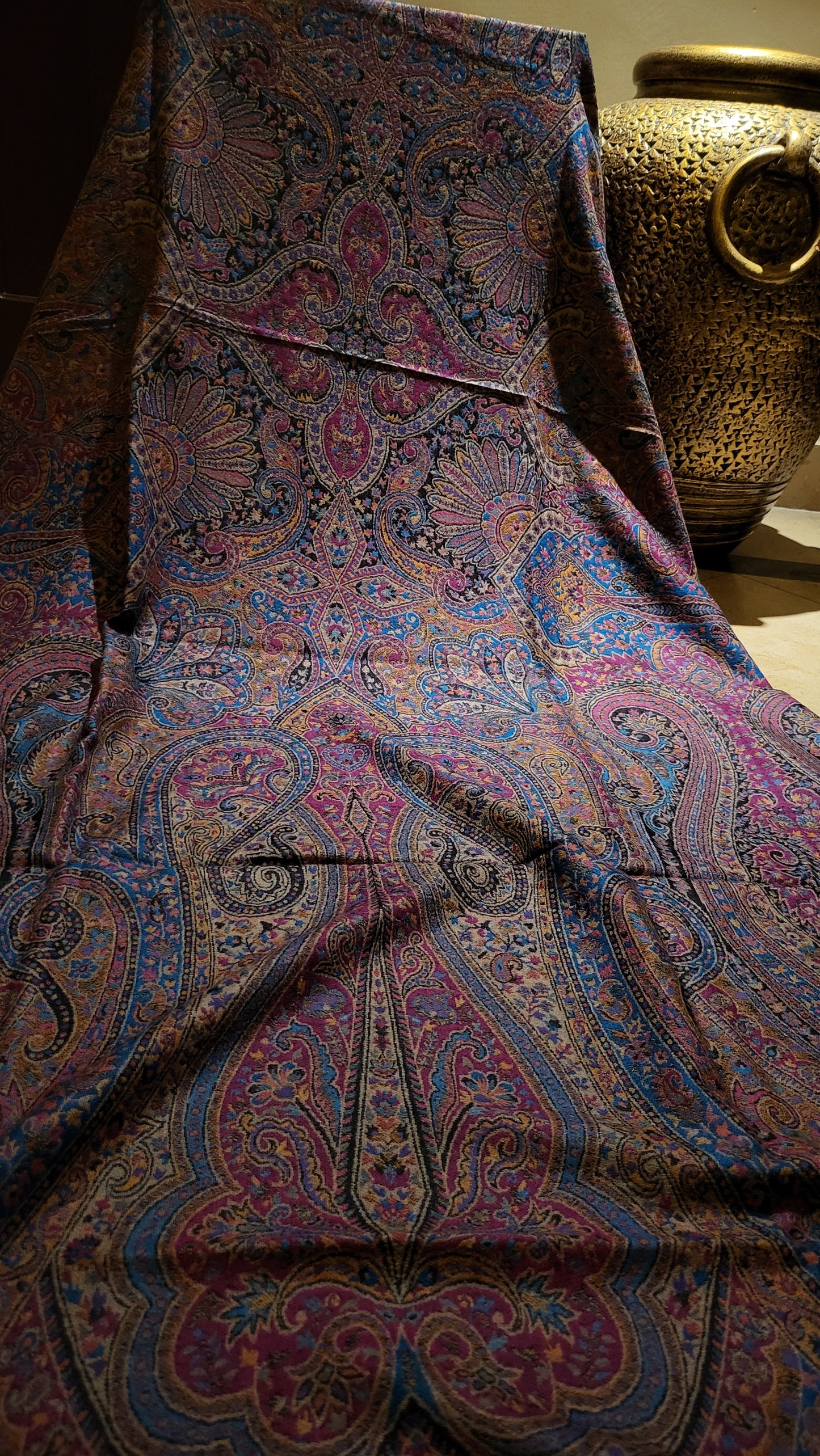 Reversible kaani shawl : persian kaani