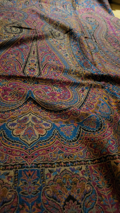 Reversible kaani shawl : persian kaani