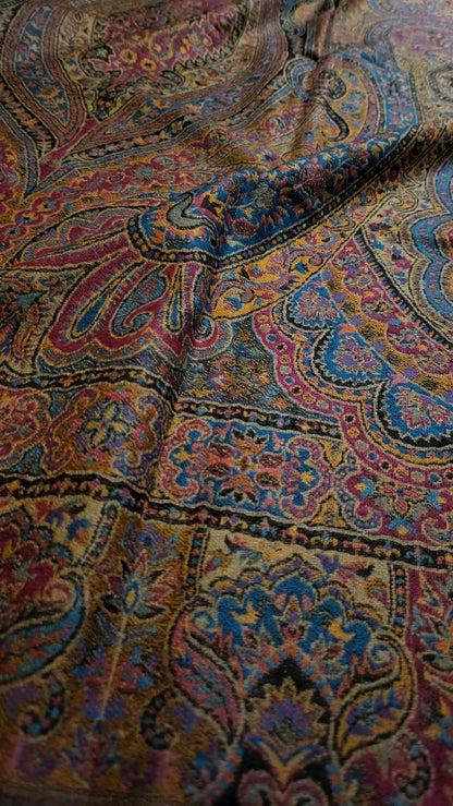 Reversible kaani shawl : persian kaani