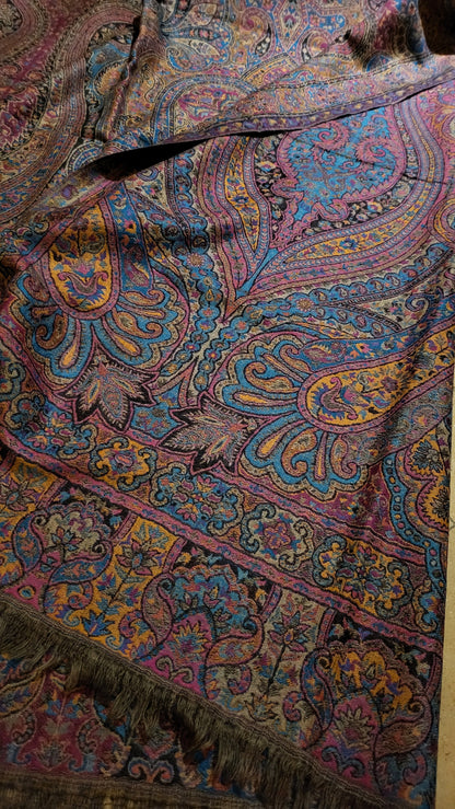 Reversible kaani shawl : persian kaani