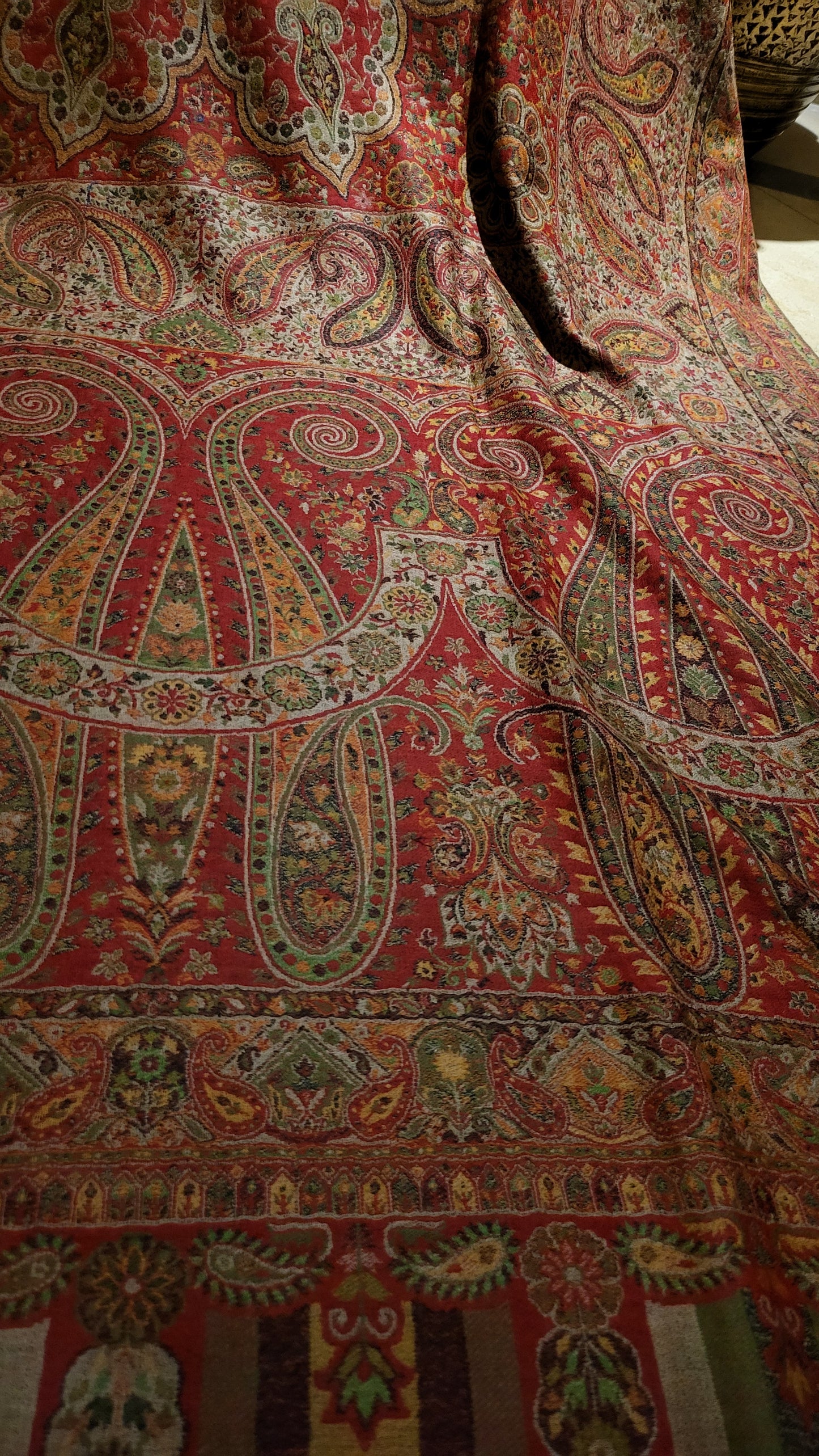 Reversible persian kaani : shawl