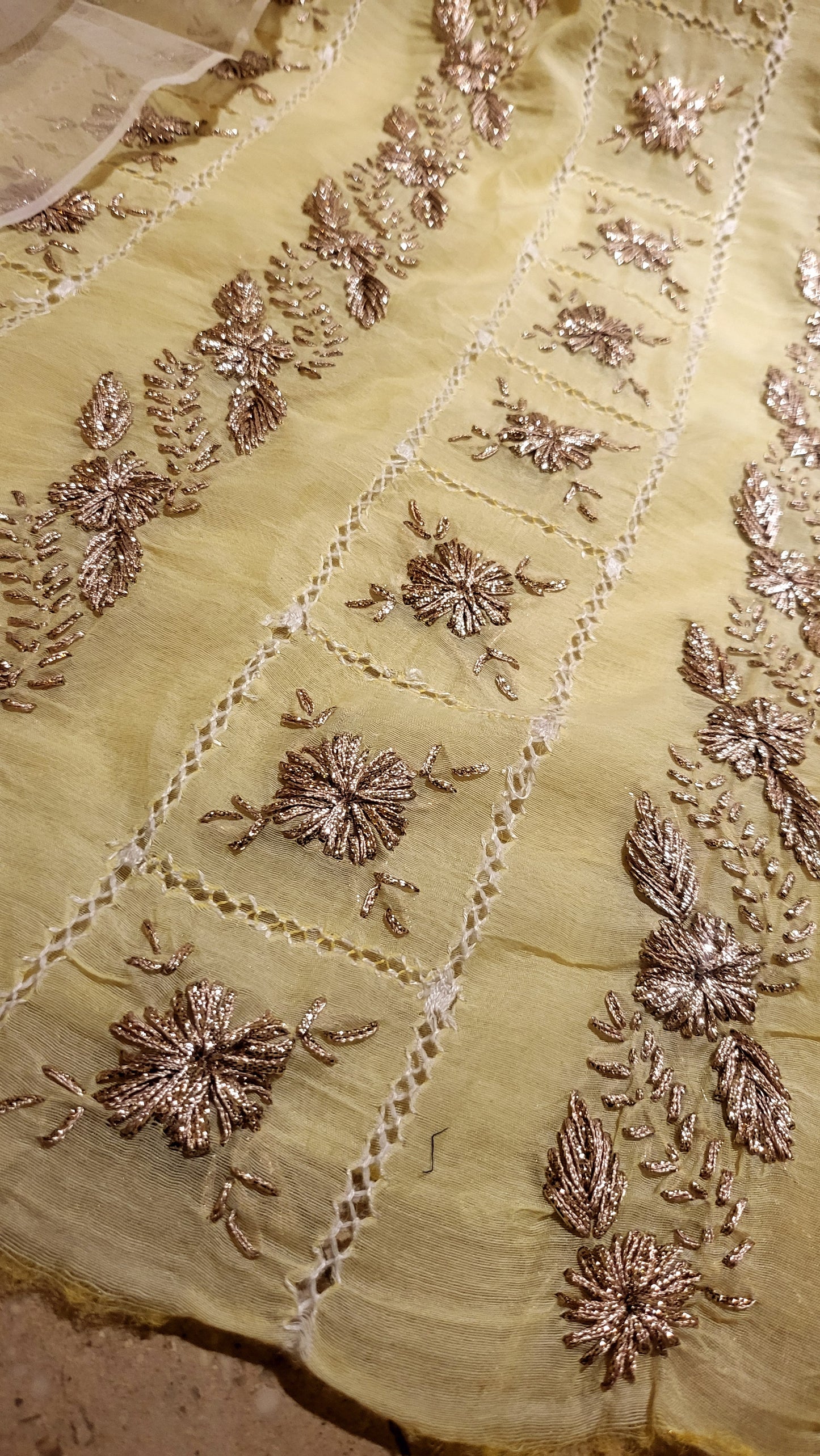Paper lawn : Gota suit