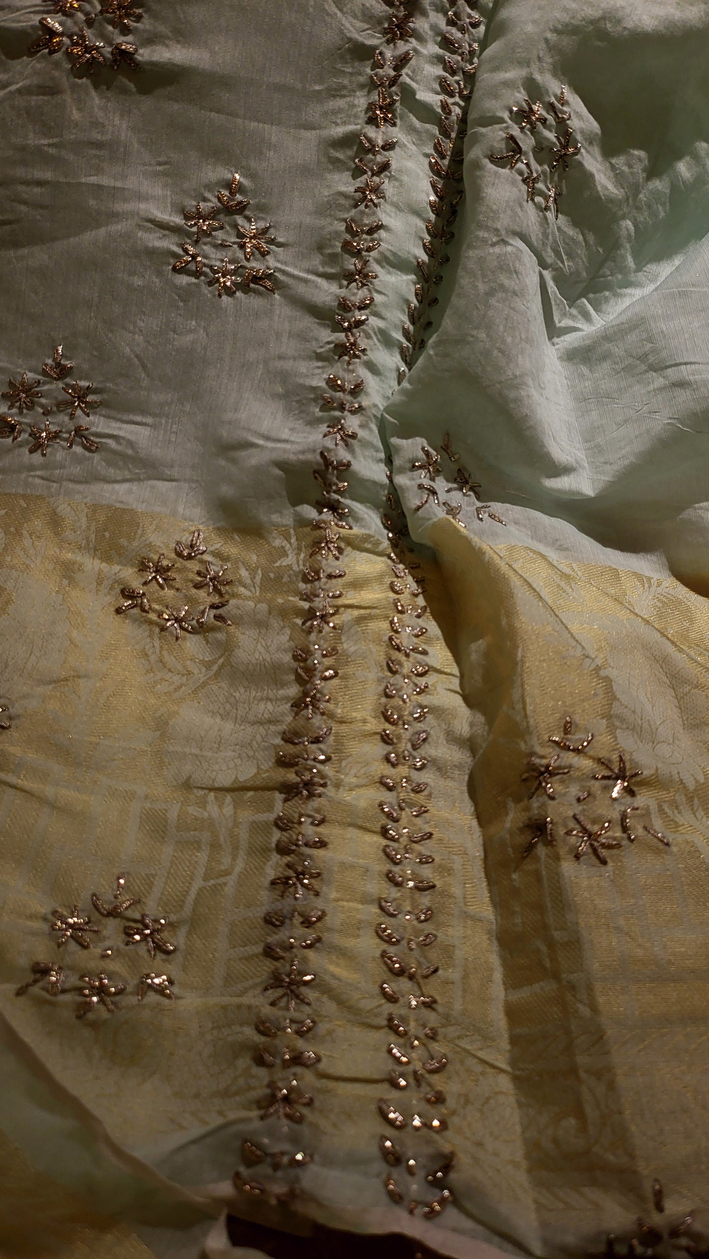 Gota suit : paper lawn