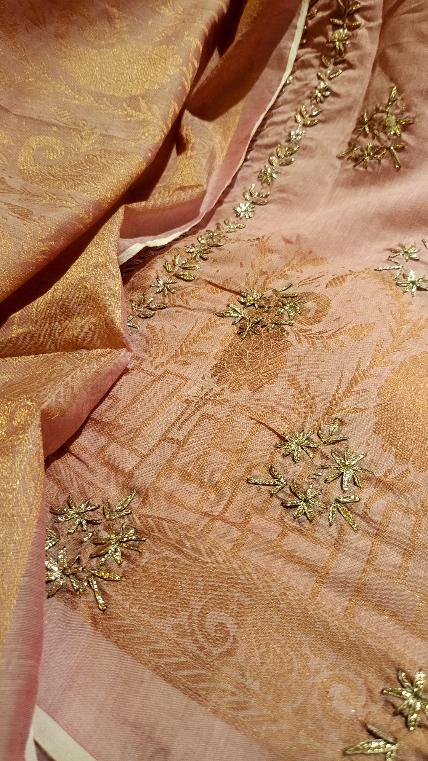Gota suit : paper lawn