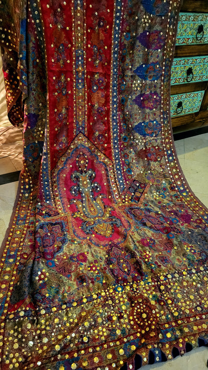 Kaani silk shawl : Kamdani work