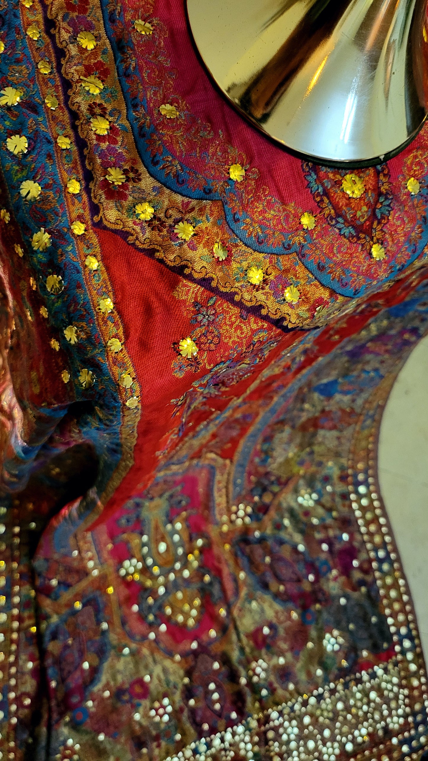 Kaani silk shawl : Kamdani work