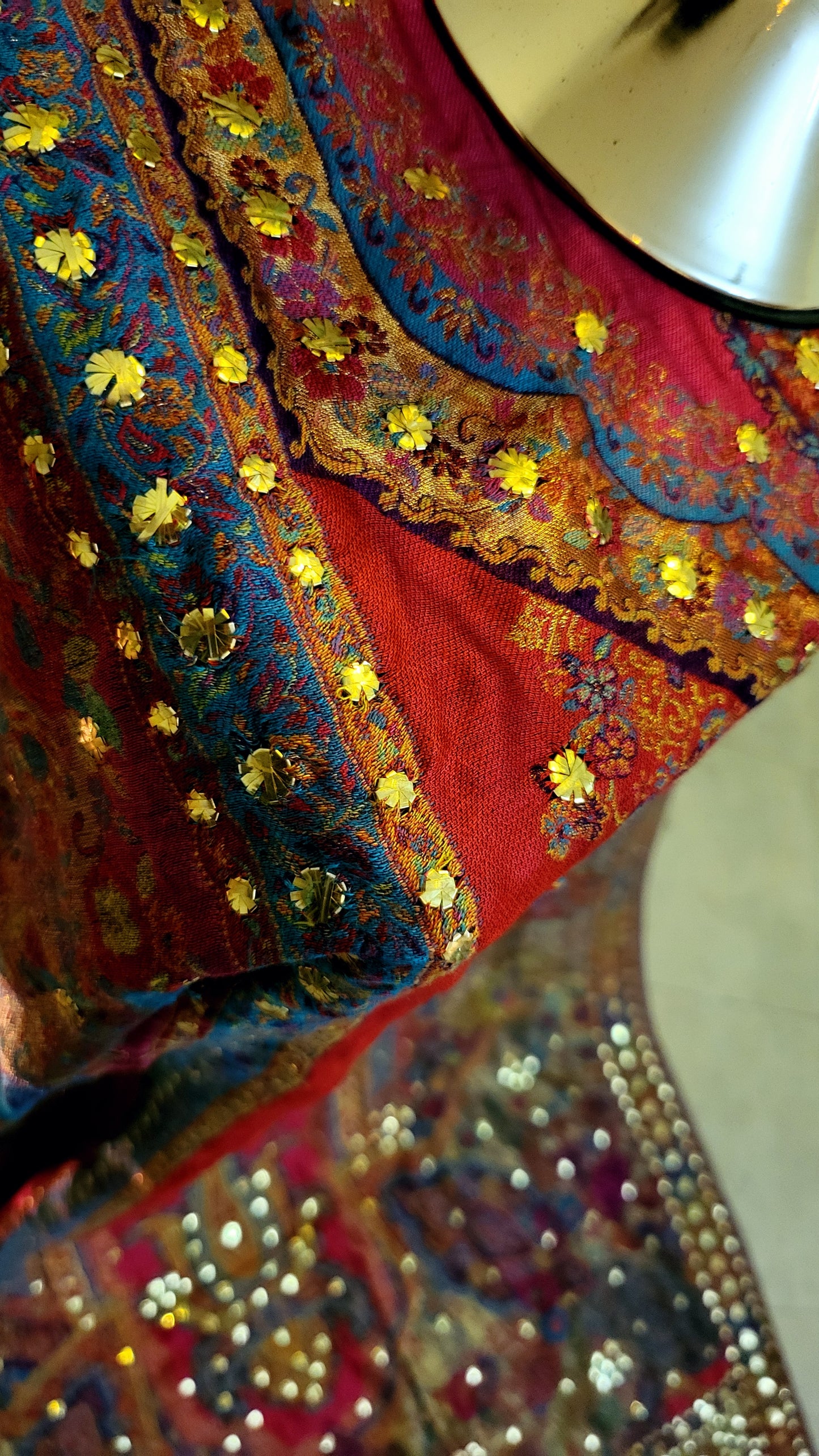 Kaani silk shawl : Kamdani work