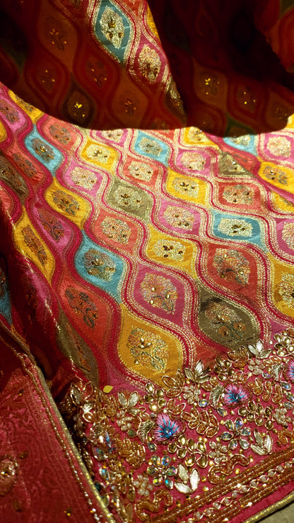 Banarsi silk : suit