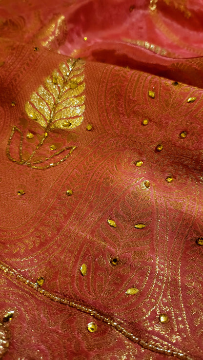 Banarsi silk : suit