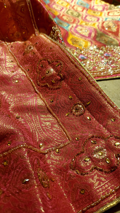 Banarsi silk : suit