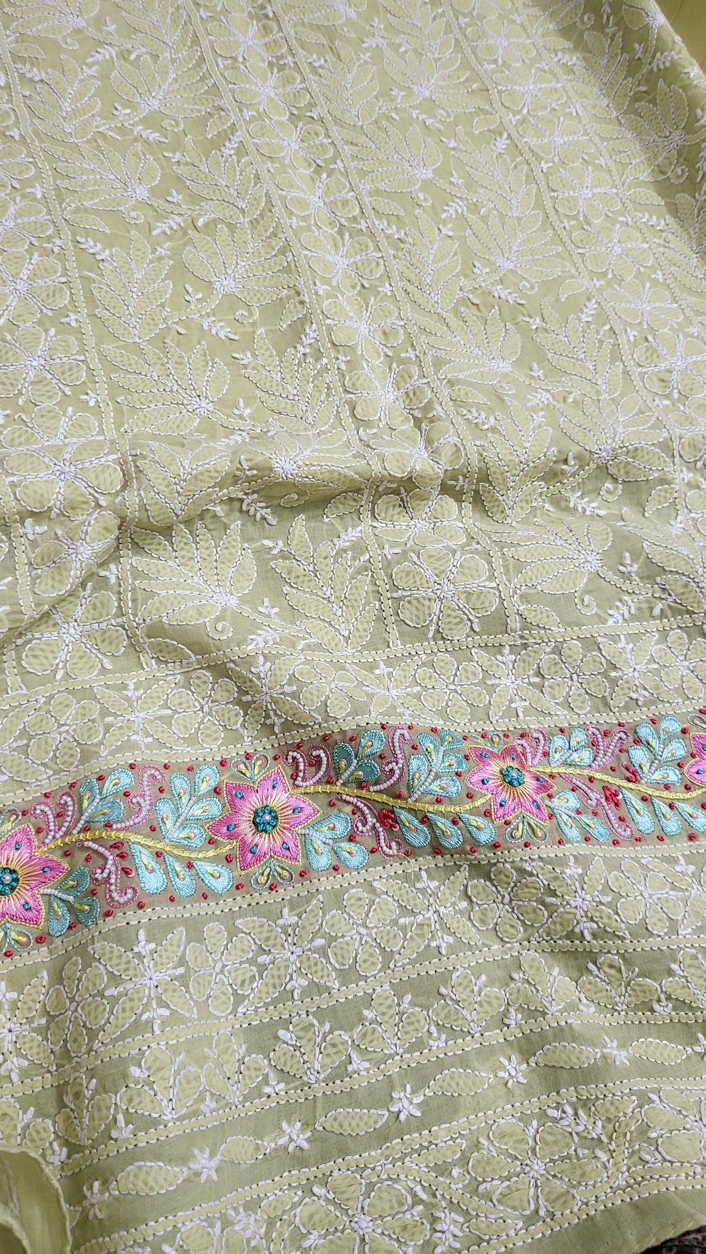Olive green : Parsi gara