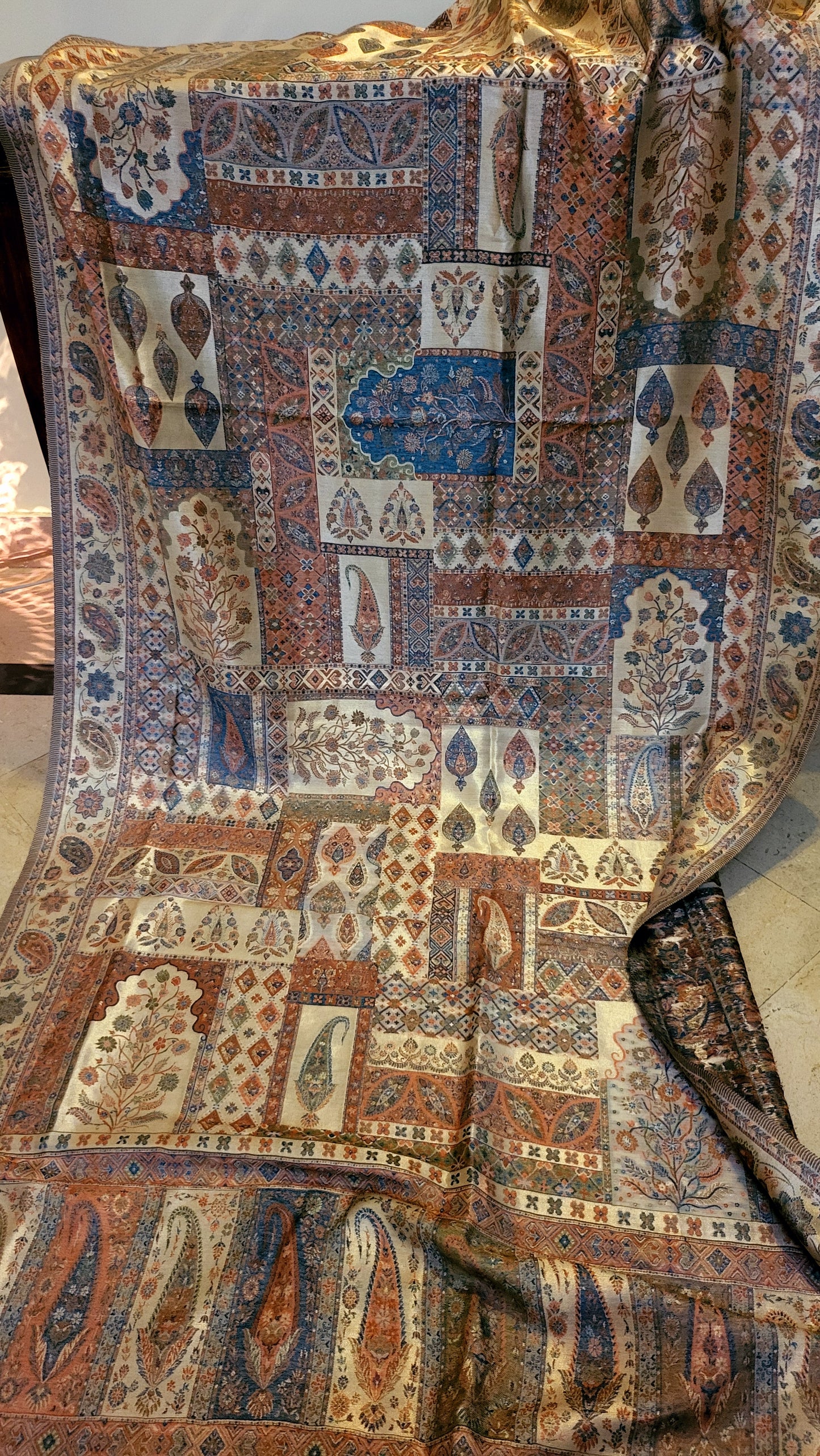 Mariana's silk kaani: Dupata