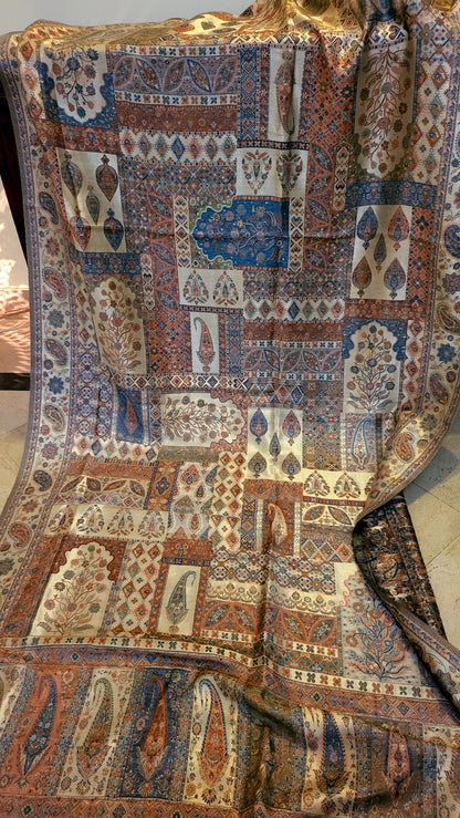 Mariana's silk kaani: Dupata
