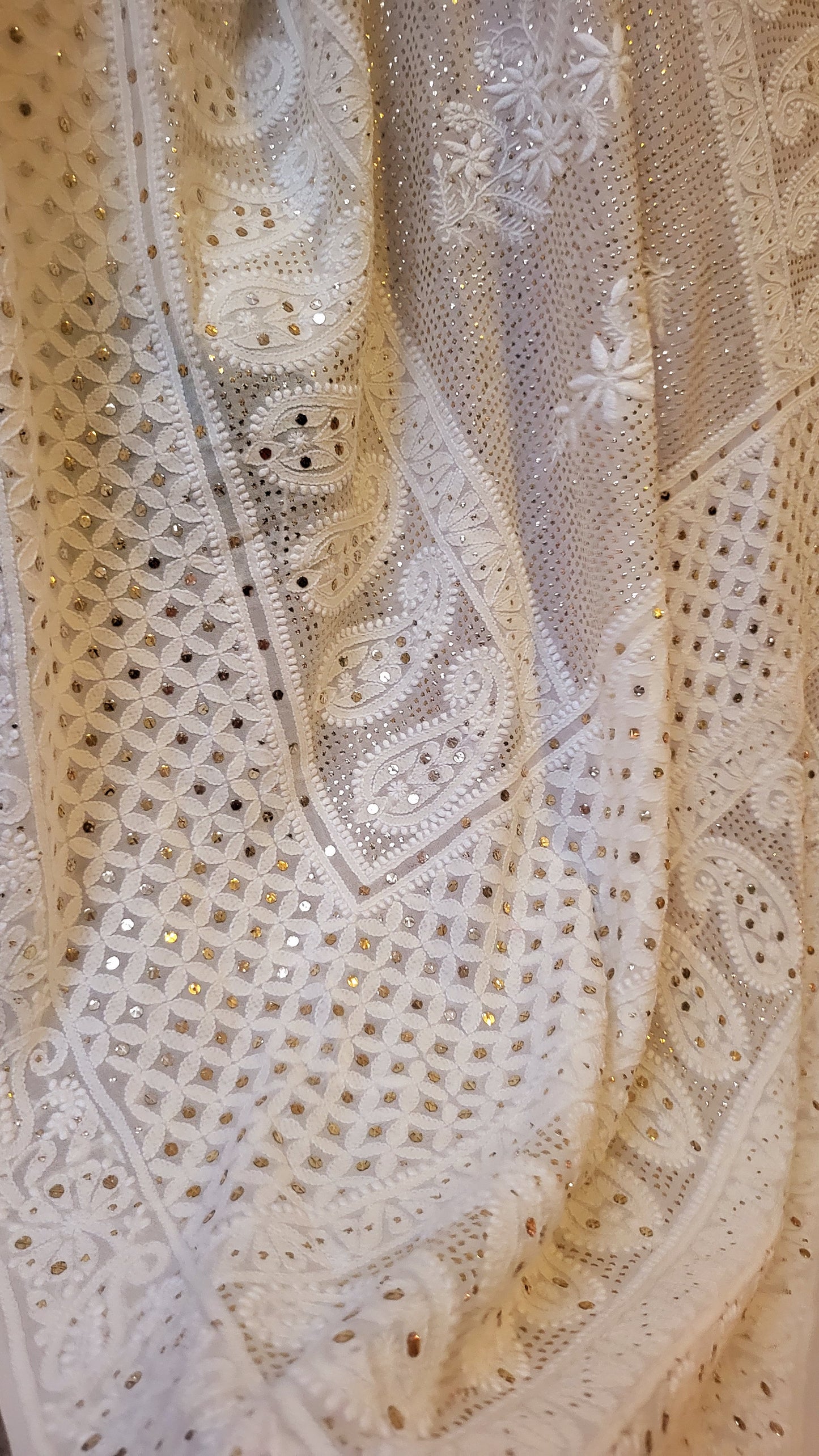 Pure chikankari Dupata : Lucknowy