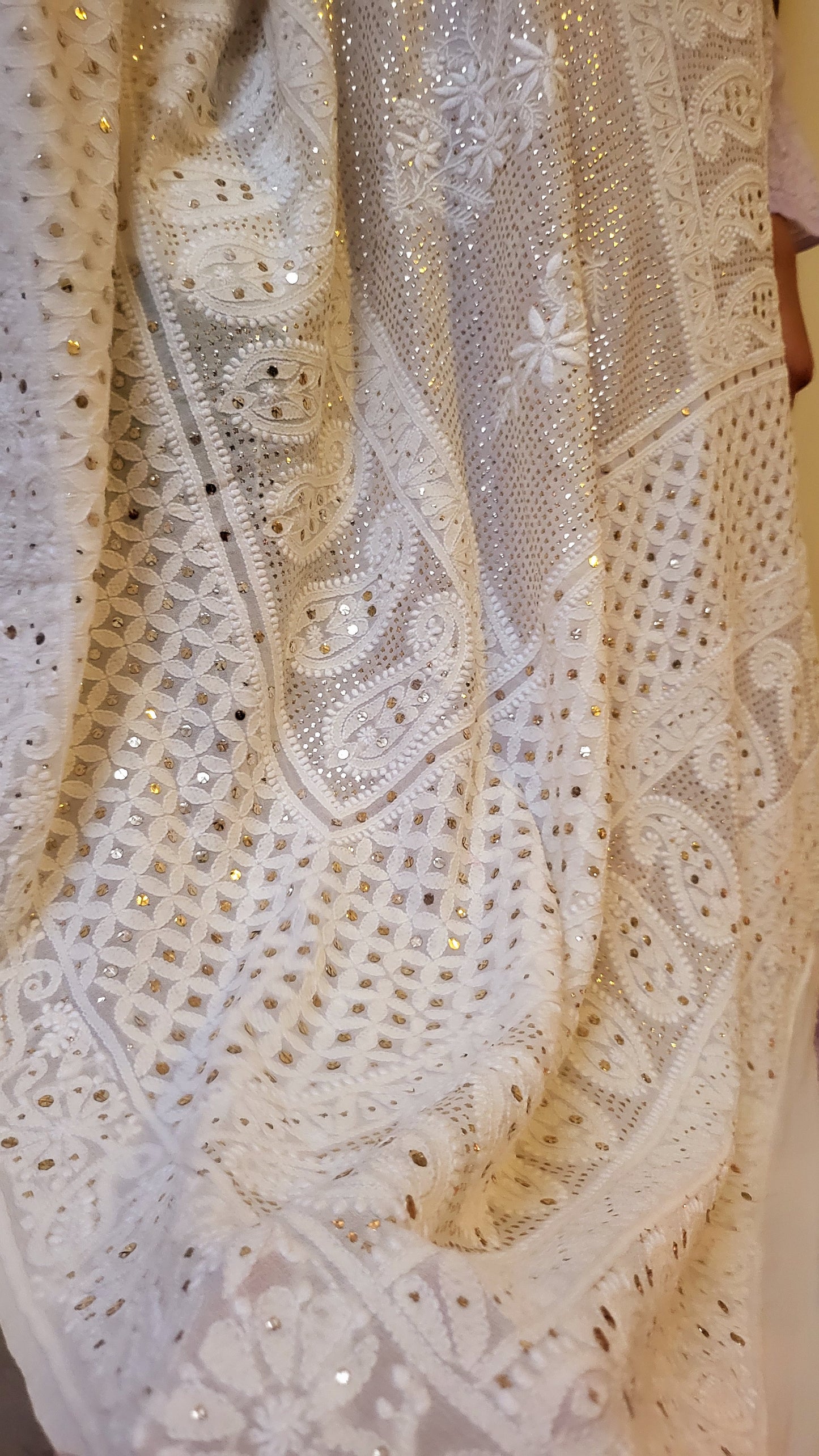Pure chikankari Dupata : Lucknowy