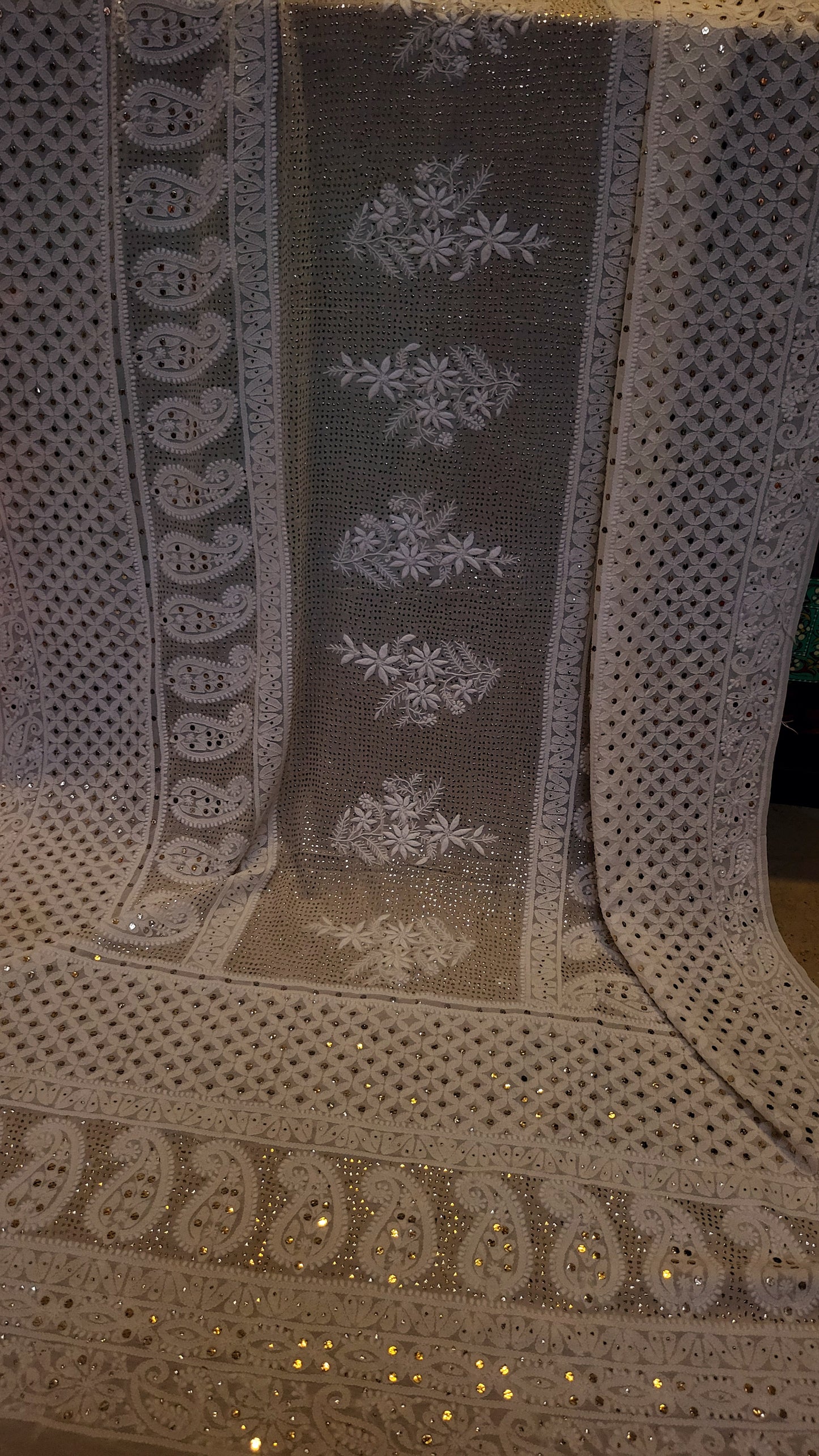 Pure chikankari Dupata : Lucknowy