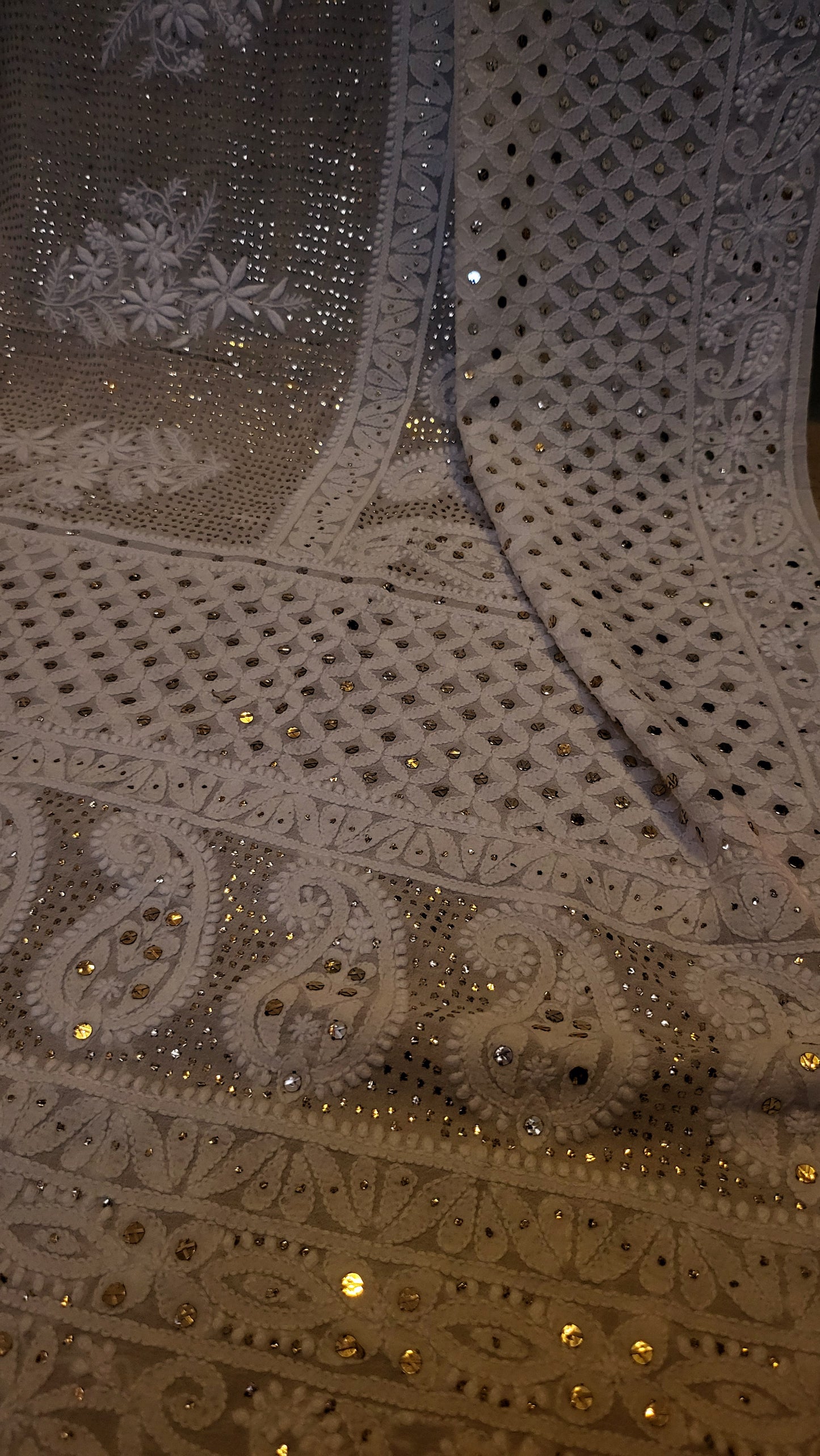 Pure chikankari Dupata : Lucknowy
