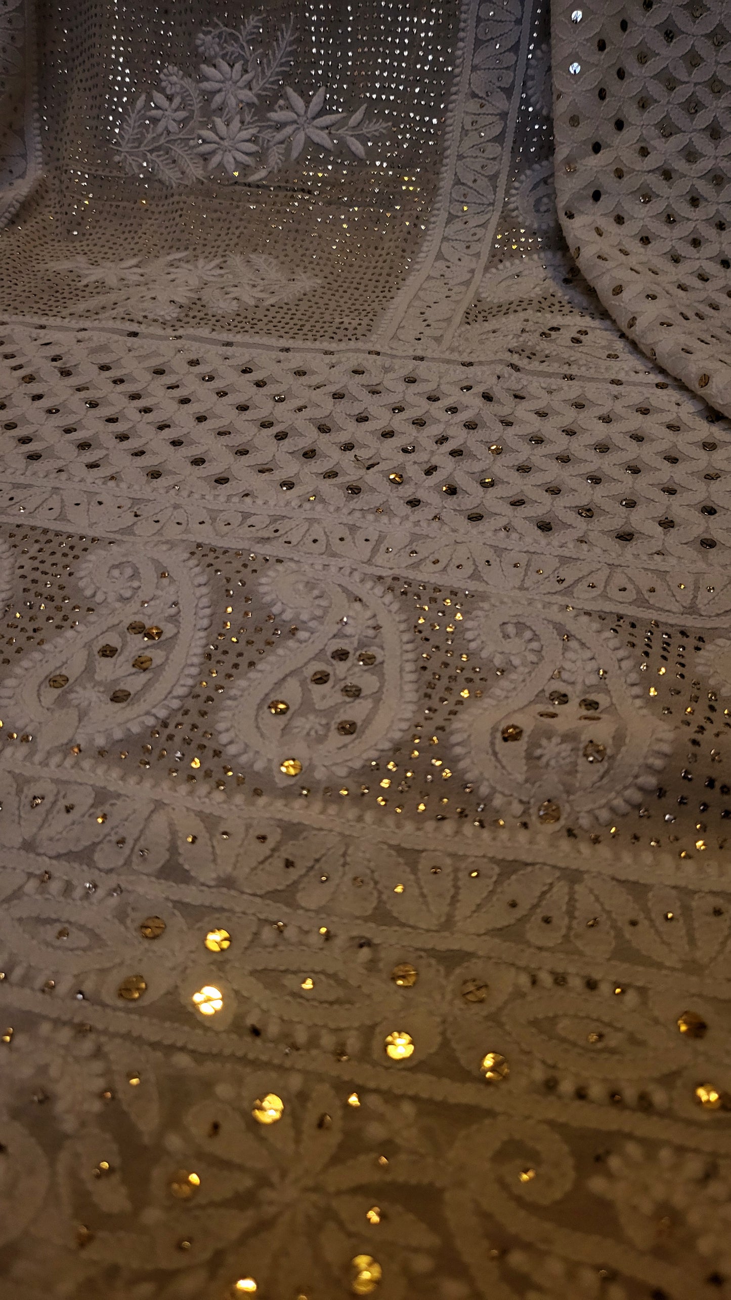Pure chikankari Dupata : Lucknowy