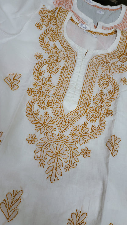 Lawn kurta : chikankari