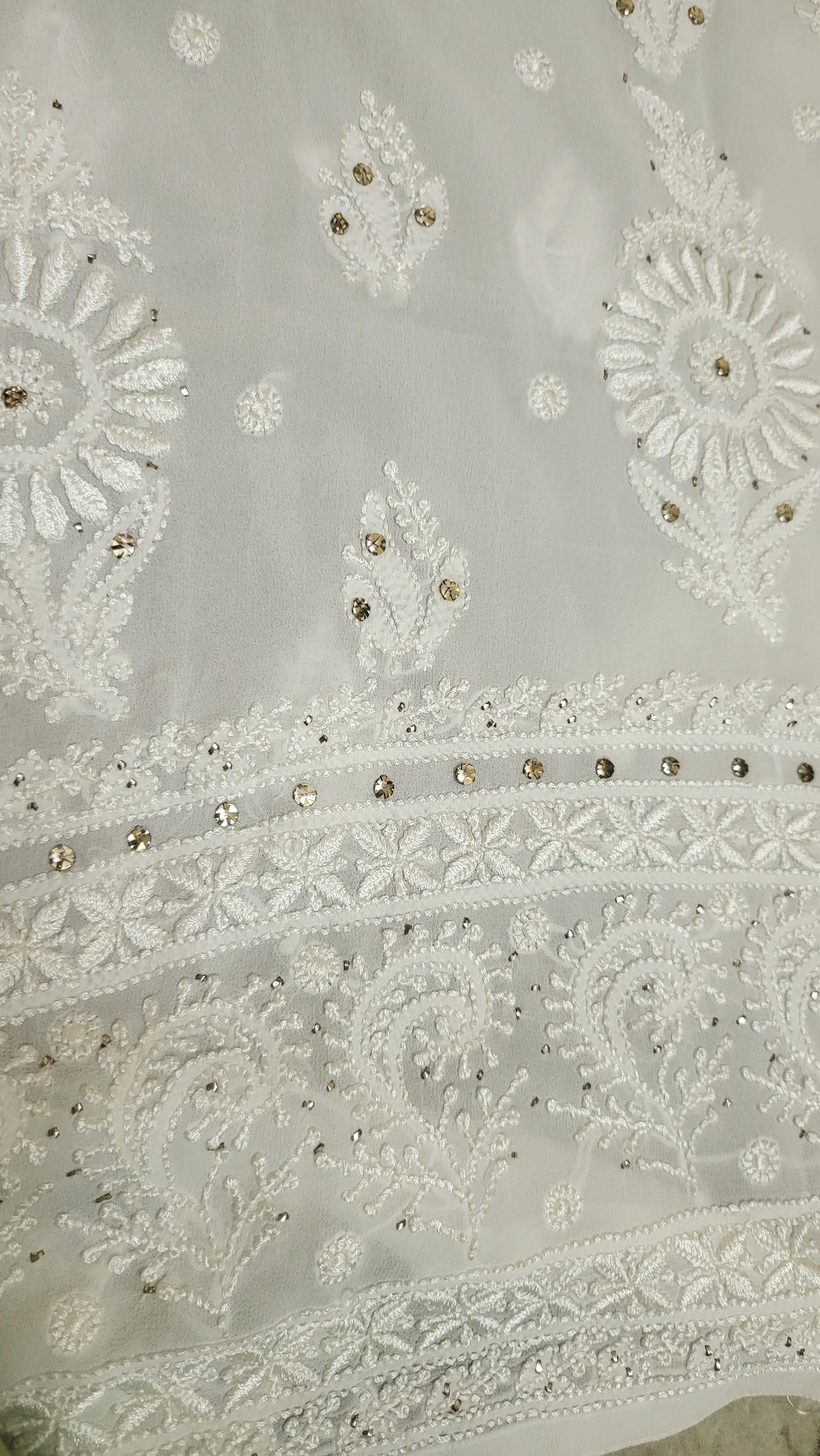 Kamdani edition : Lucknowy chikankari