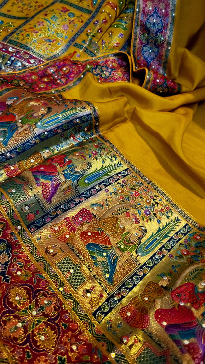 Shikargah Banarsi : Suit