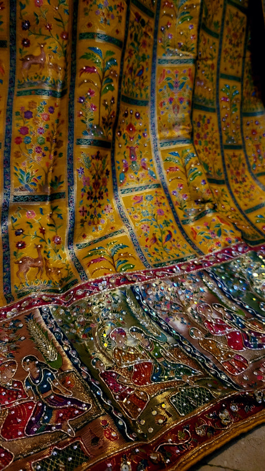 Shikargah Banarsi : Suit