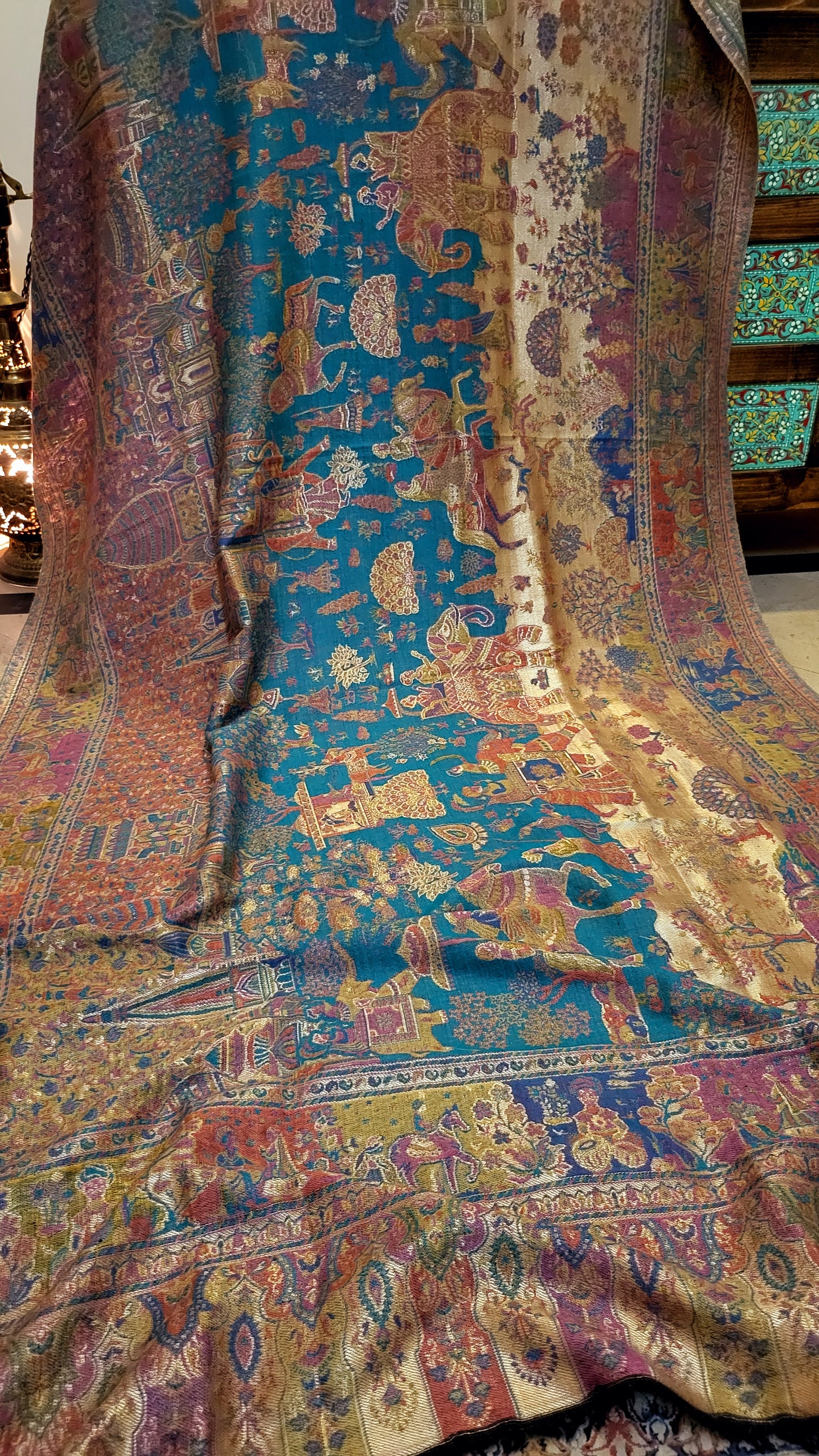 Reversible Shikargah: Toosh shawl
