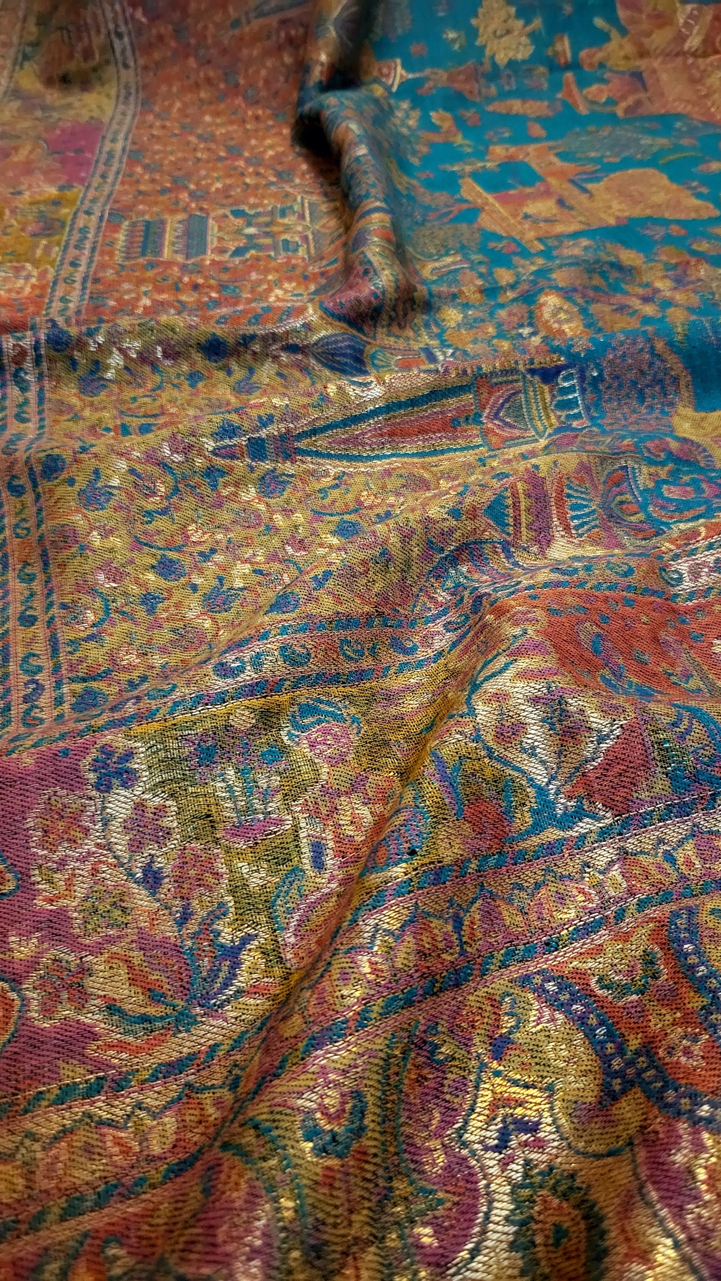 Reversible Shikargah: Toosh shawl