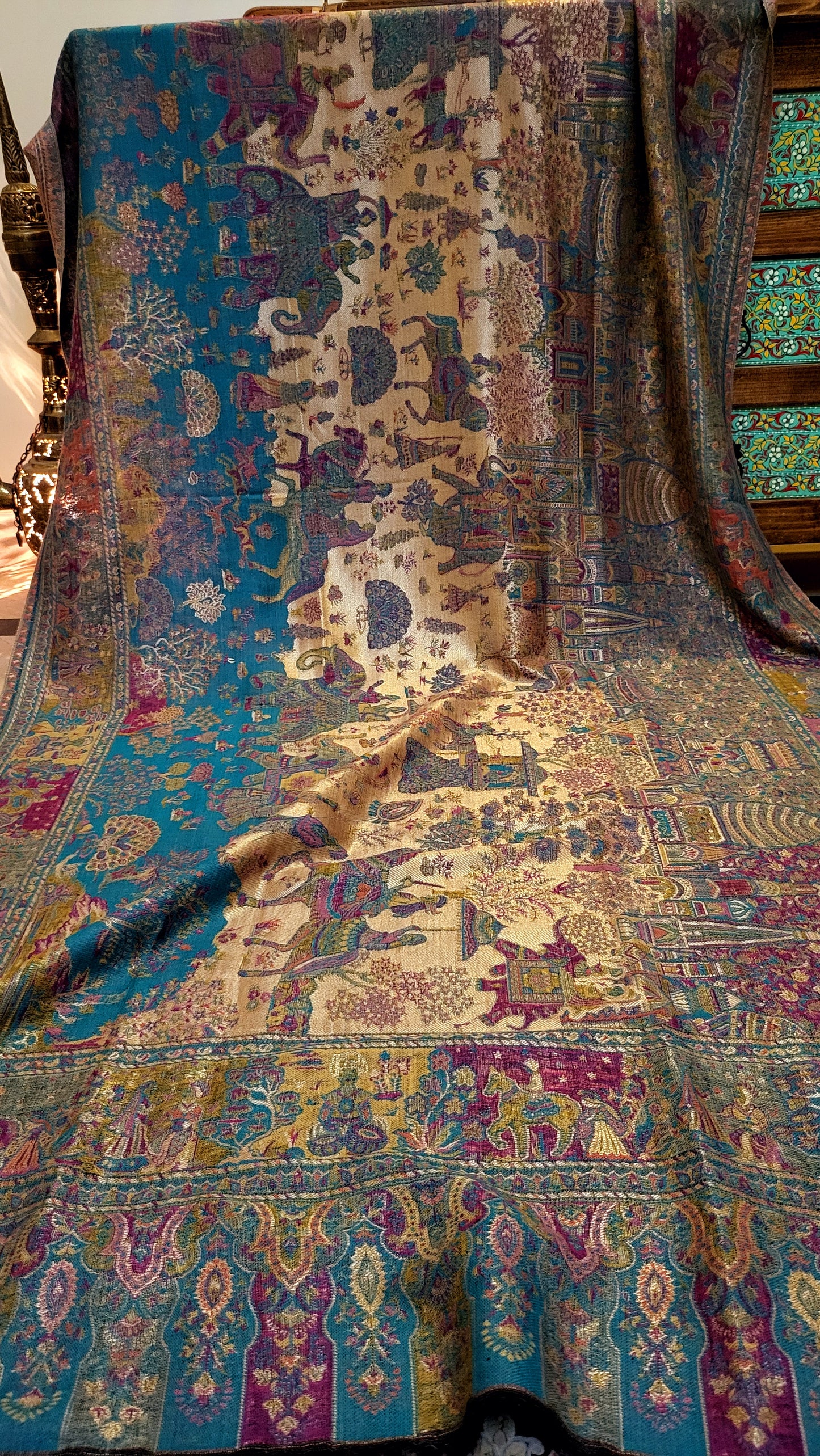 Reversible Shikargah: Toosh shawl