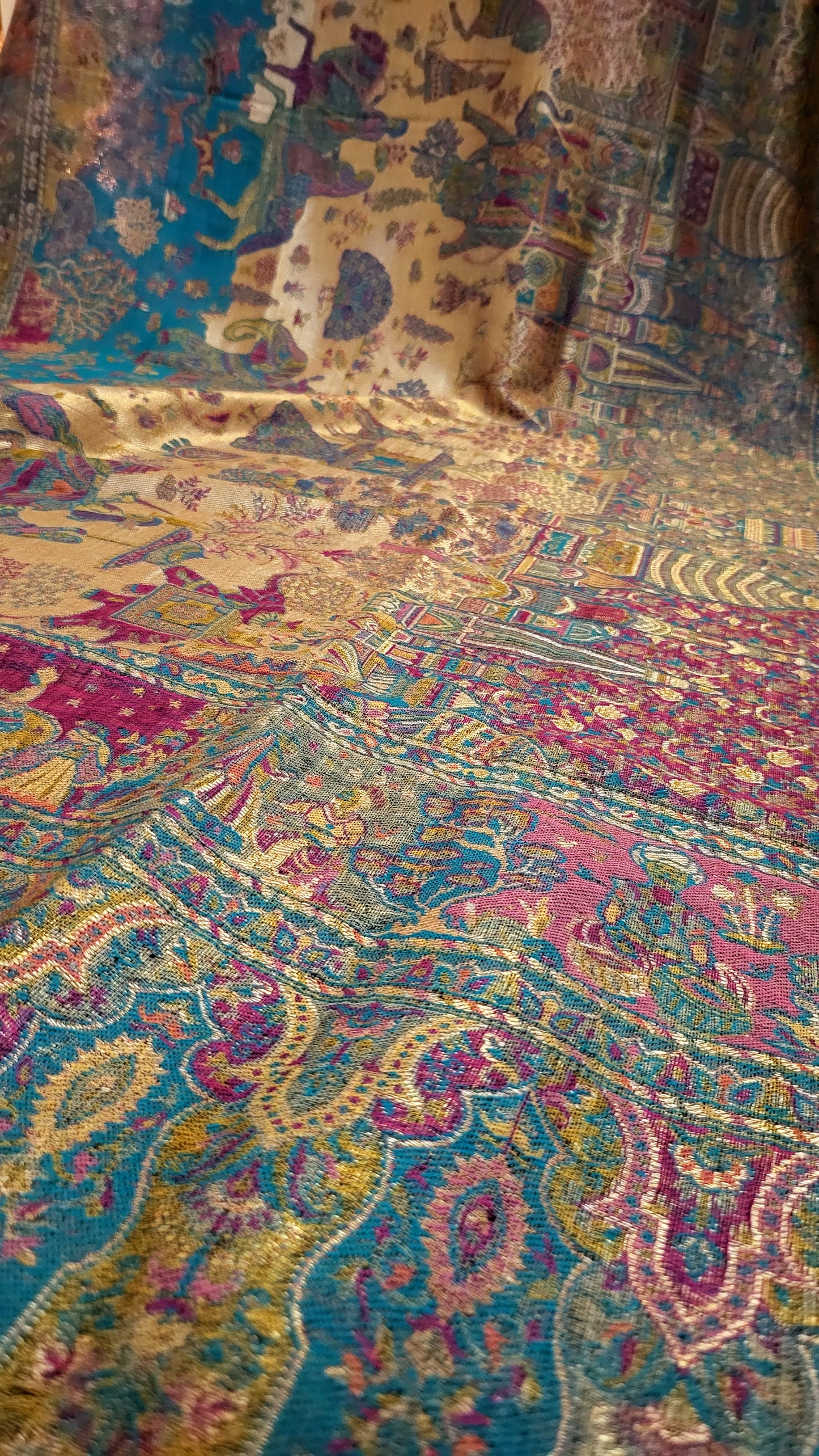 Reversible Shikargah: Toosh shawl