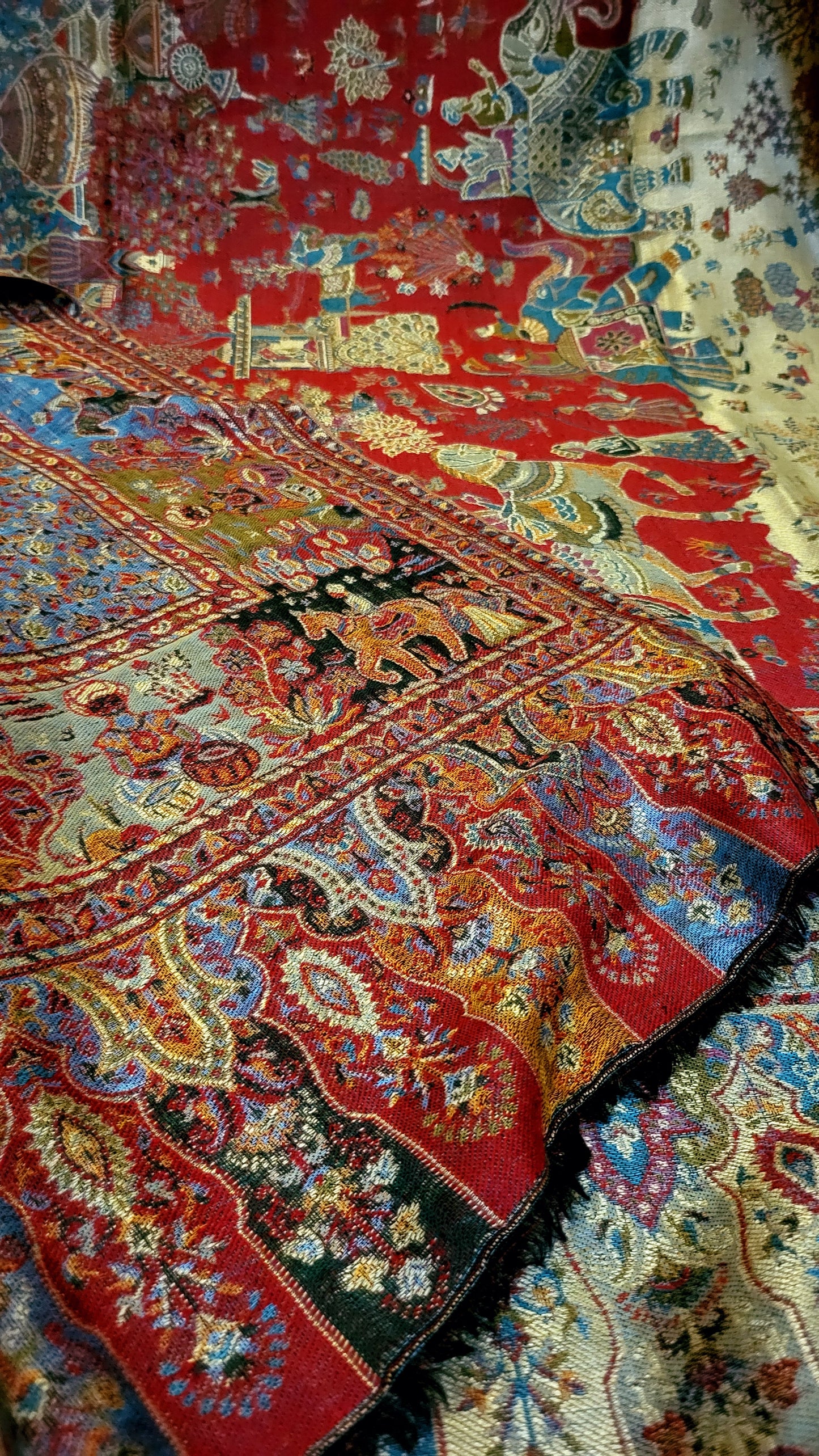 Reversible Shikargah : Toosh shawl
