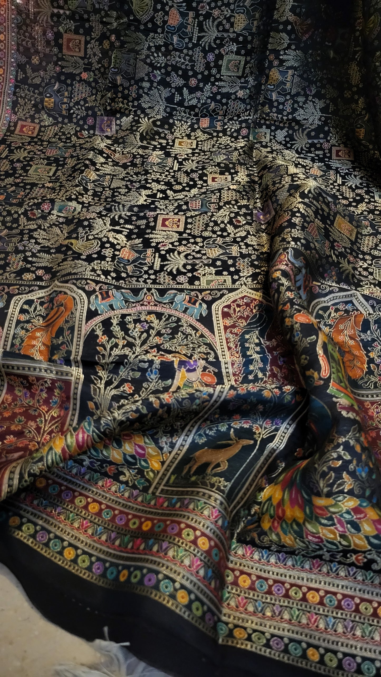 Meena kari shawl : silk