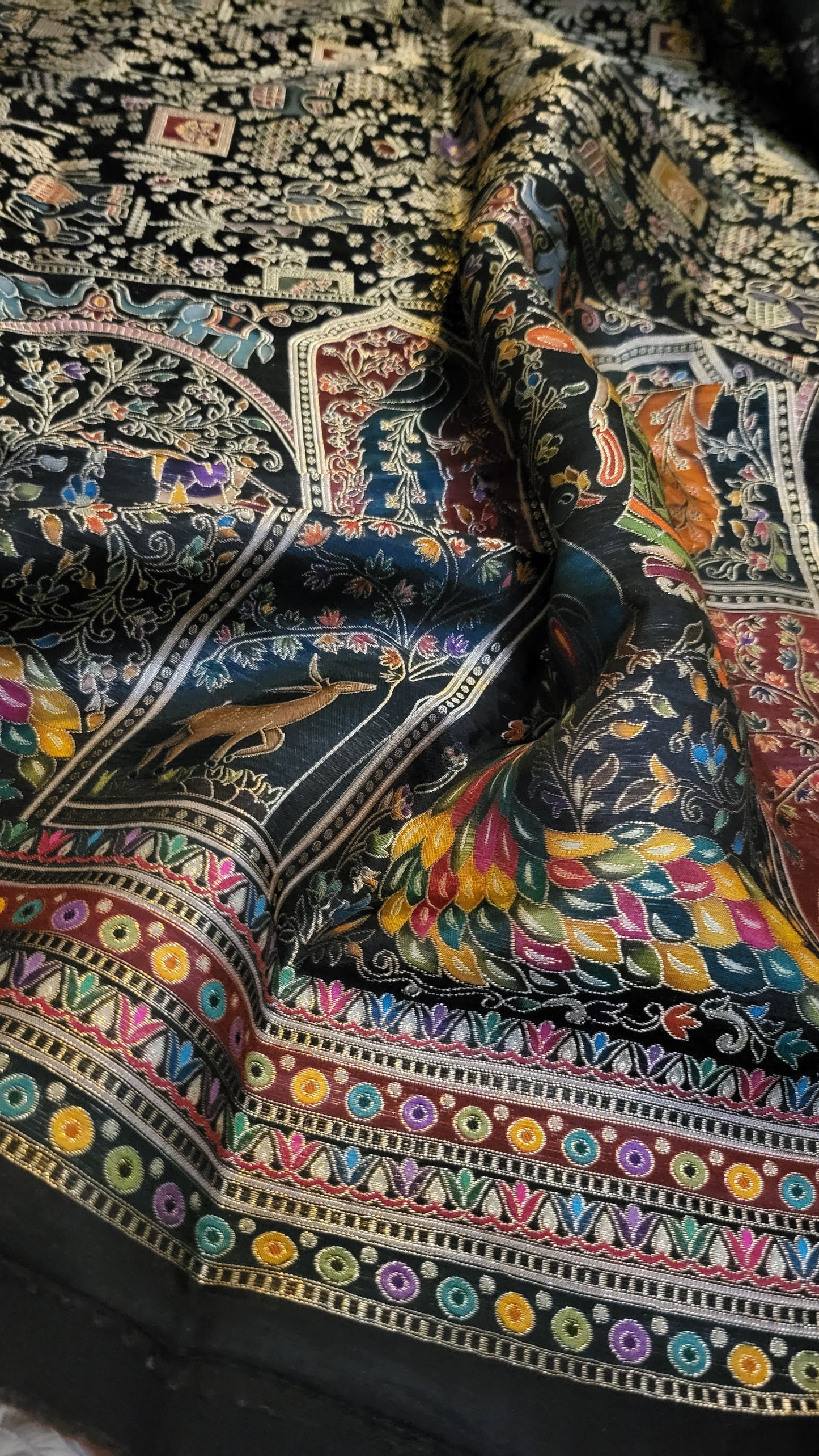 Meena kari shawl : silk