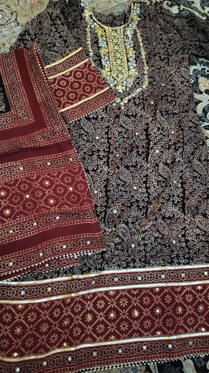Ajrak lawn suit : Hand made