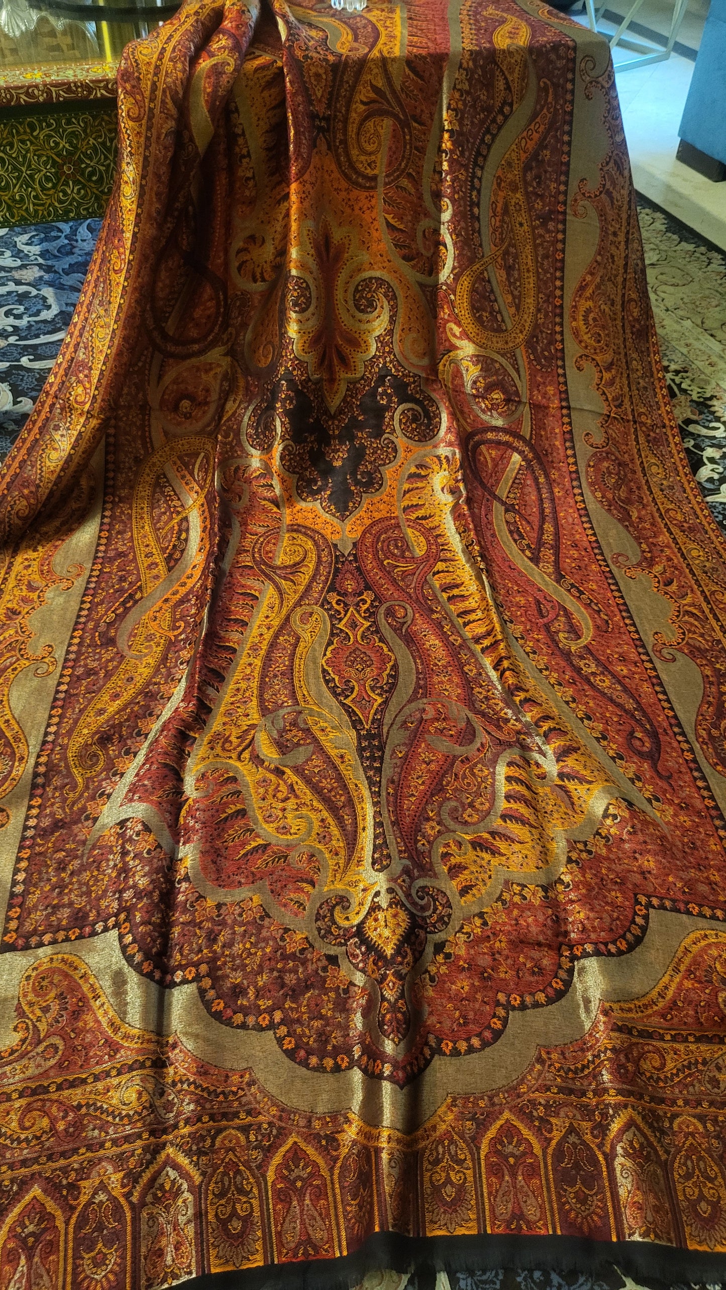 Royal Moonlight kaani: Reversible shawl