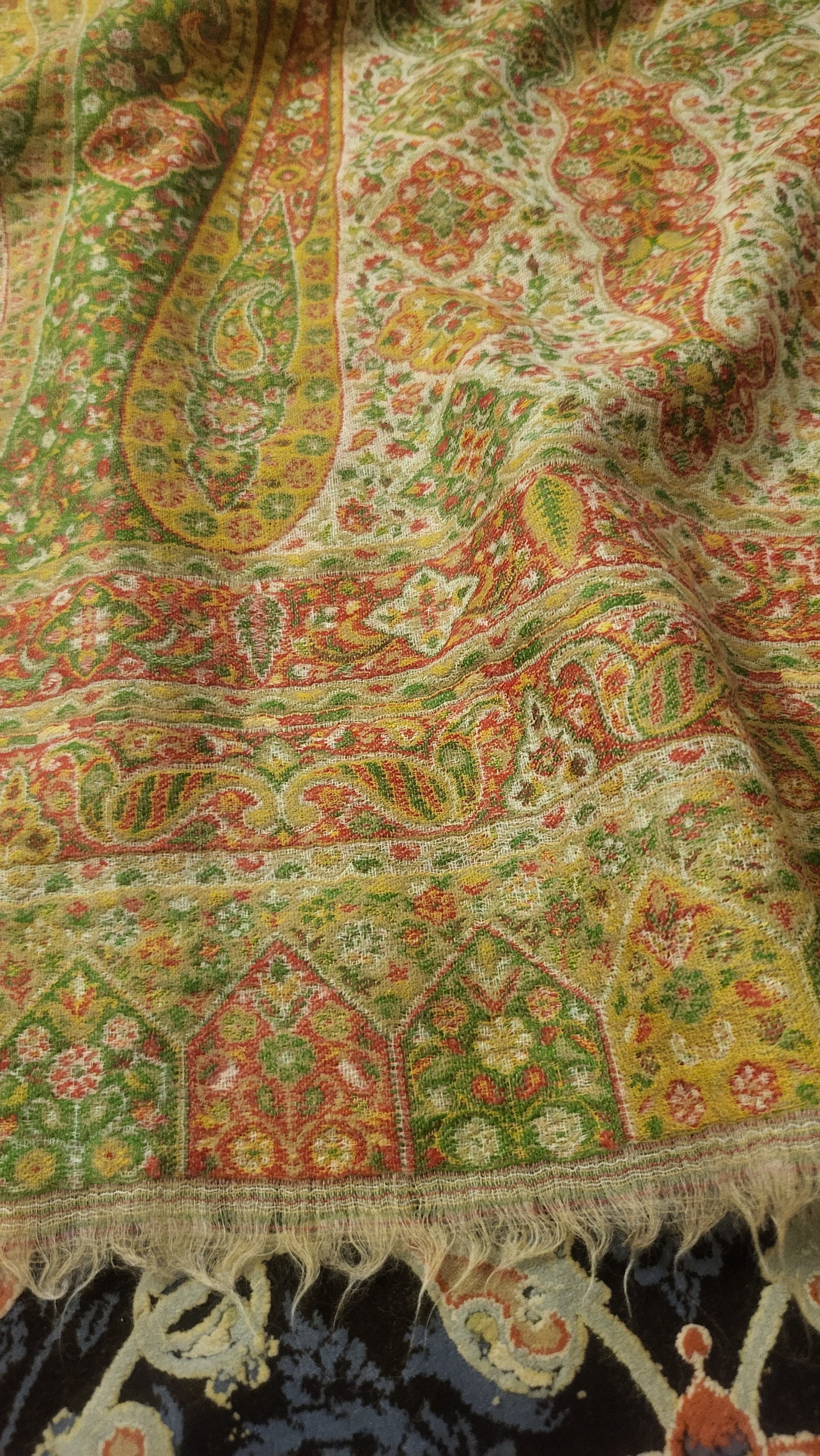 Reversible persian kaani : shawl