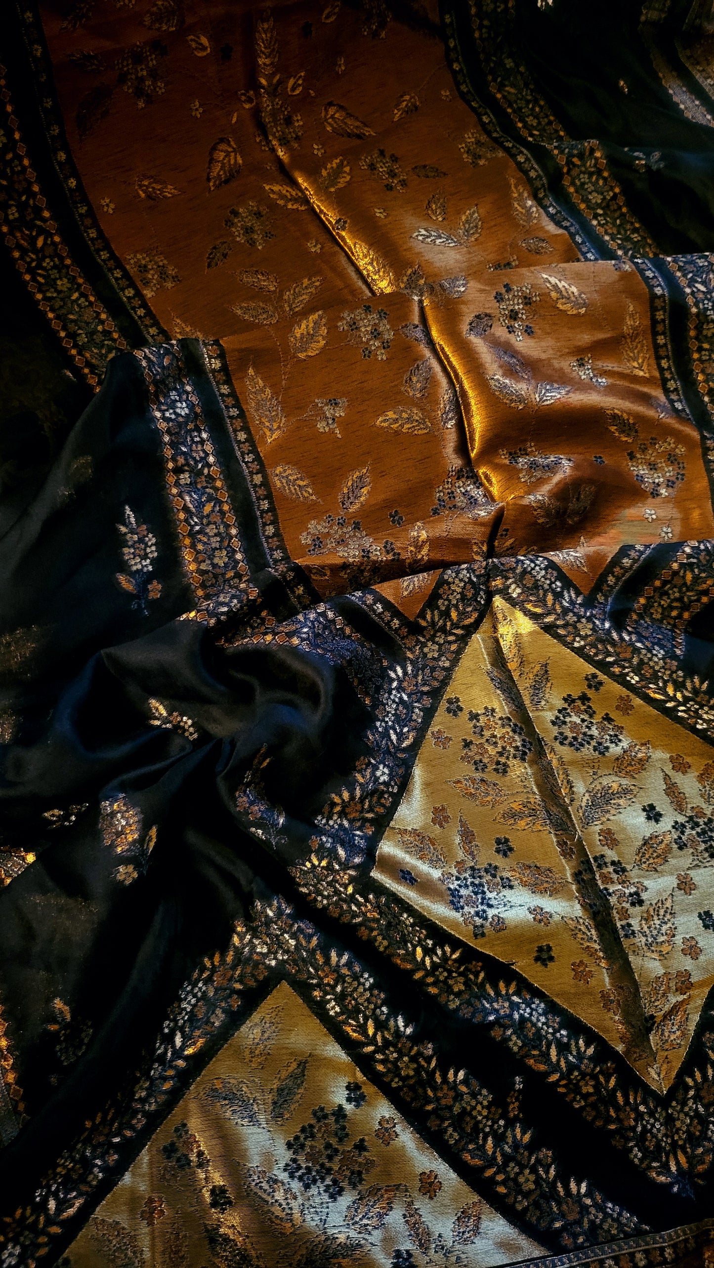 Silk kaani : shawl