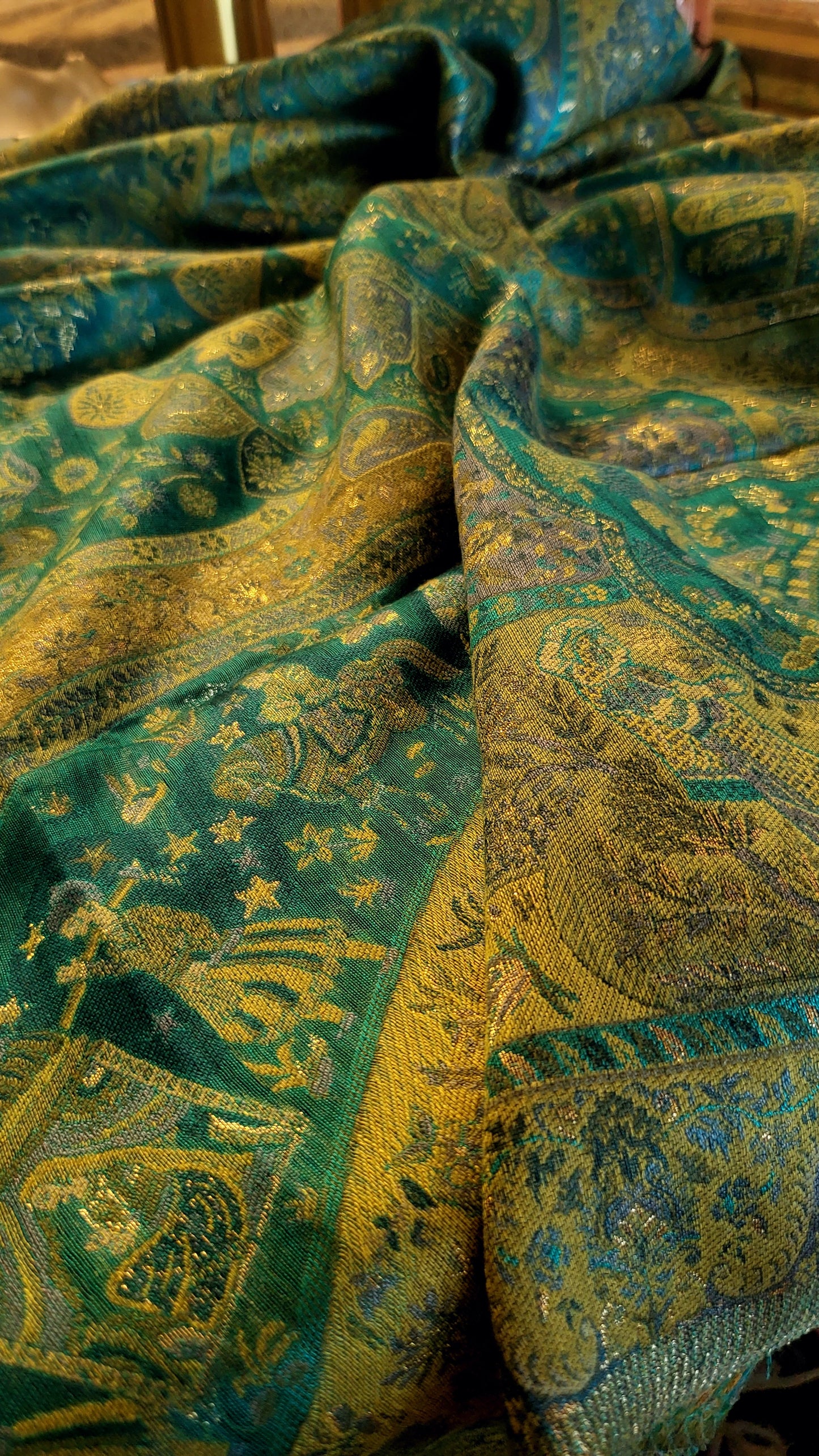 Shikargah silk kaani : shawl