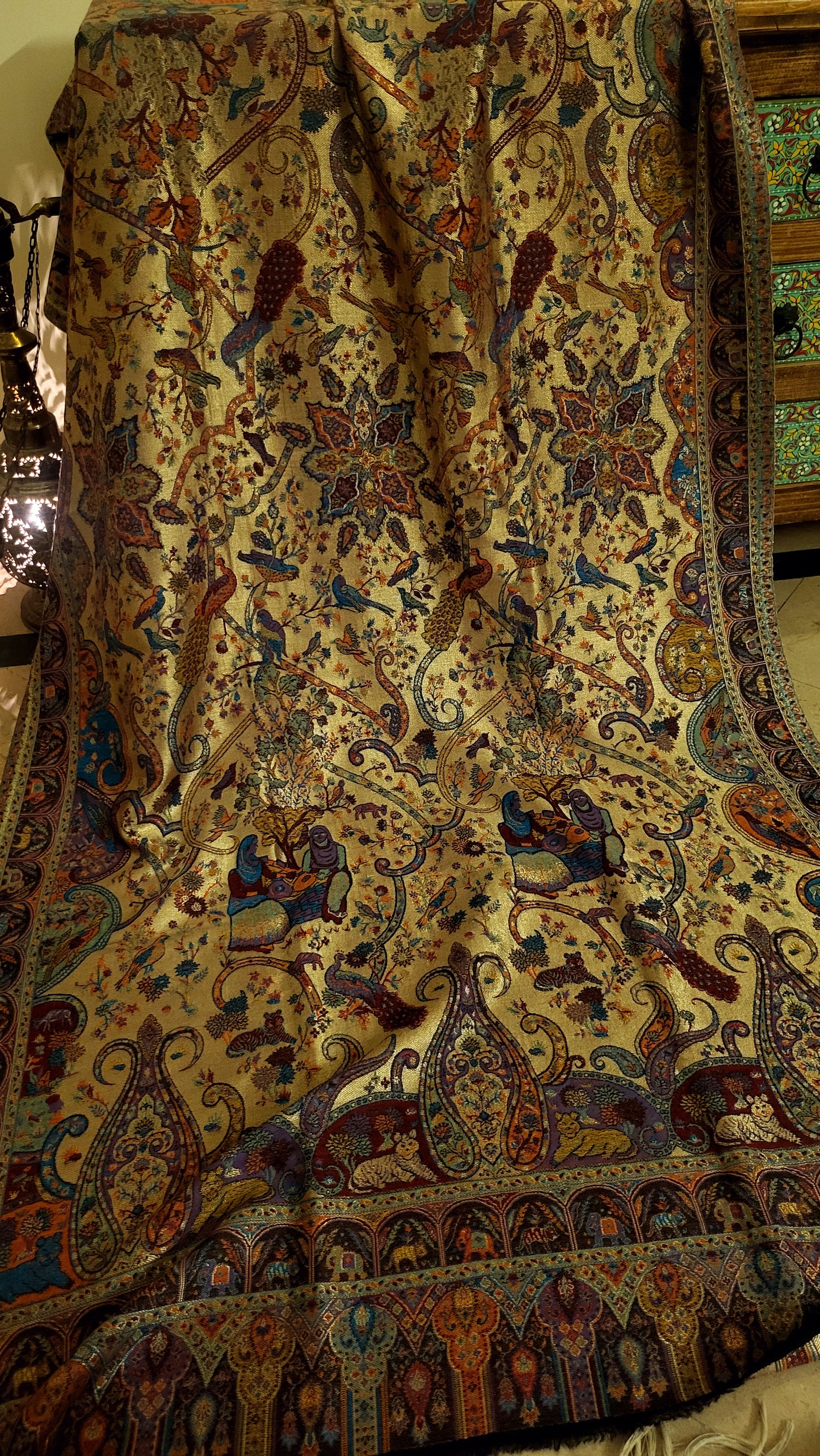 Moonlight Toosh kaani : Reversible shawl