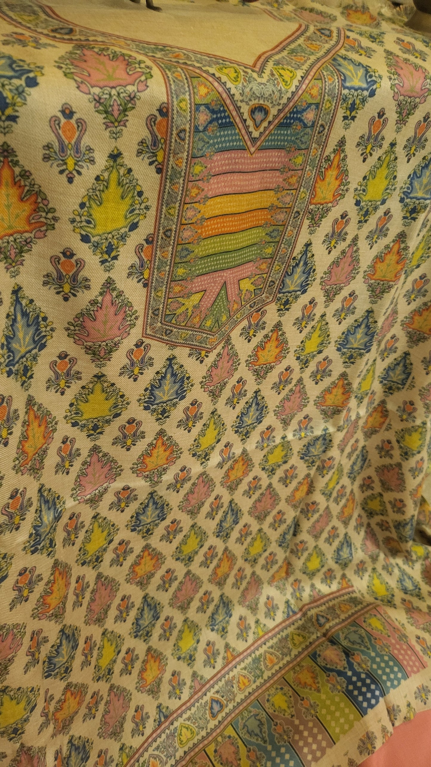 Woolen pashmina suit : Printed