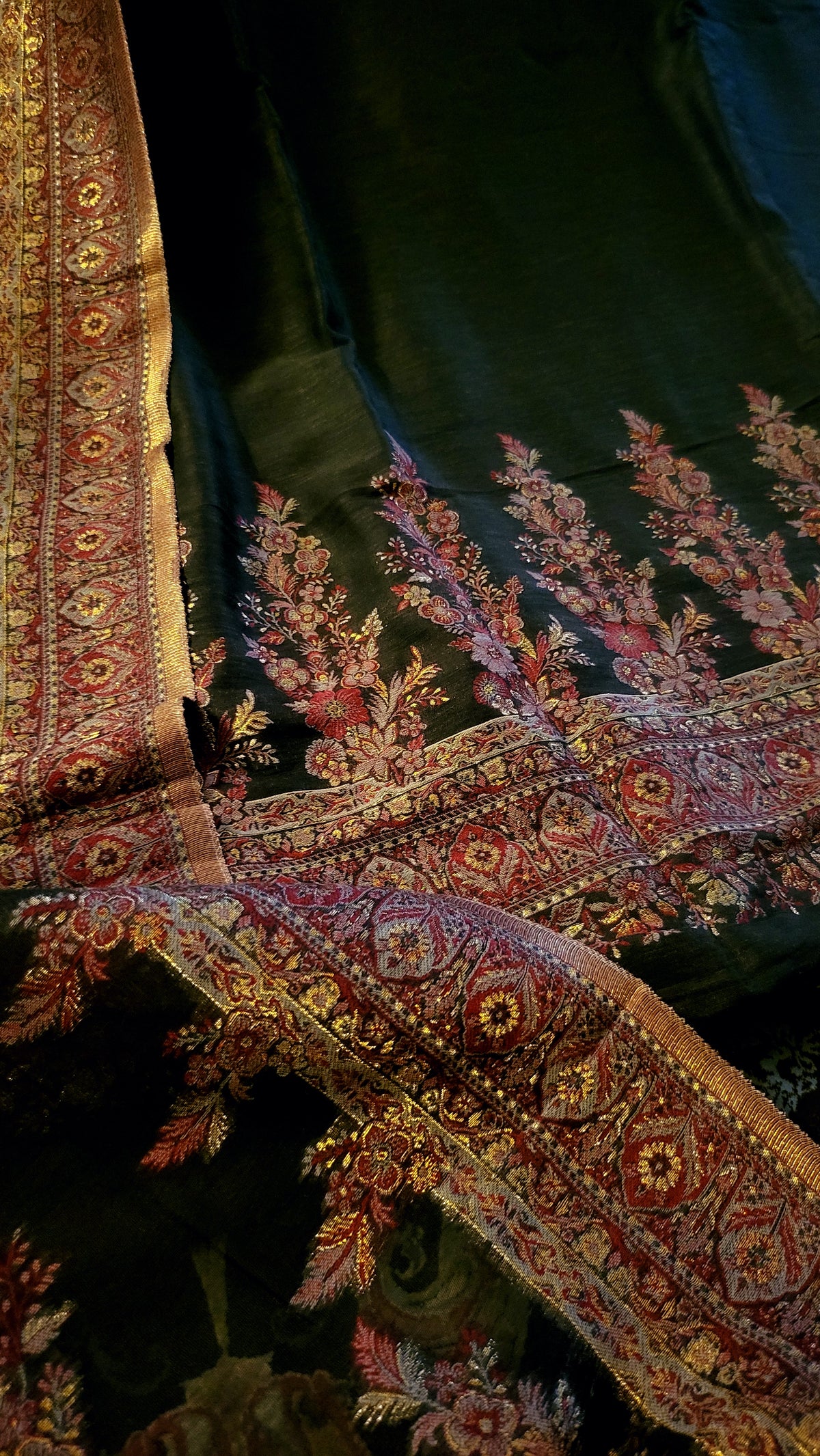 Silk kaani suit: Three piece