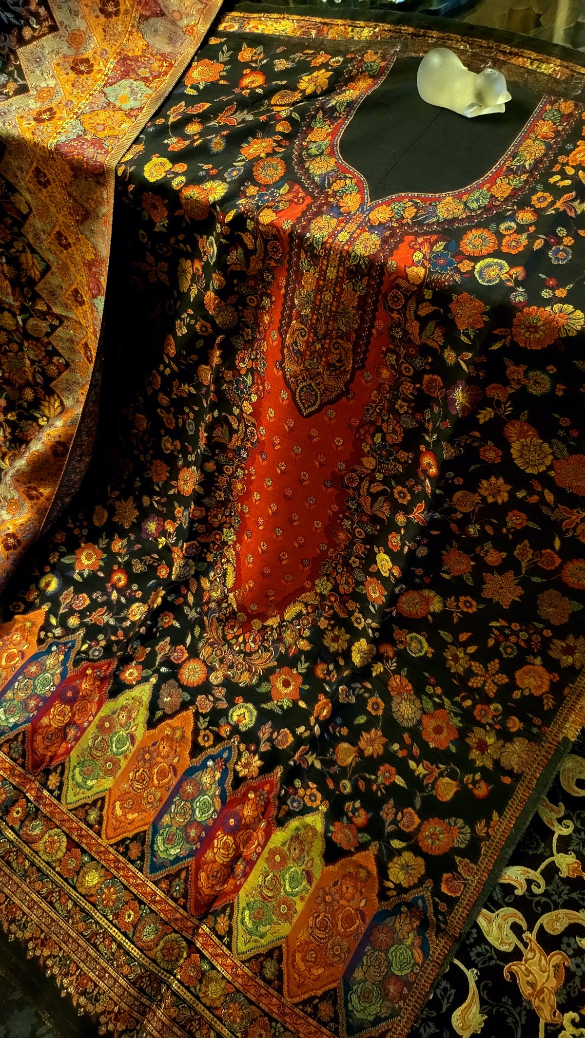 Silk kaani suit: Three piece