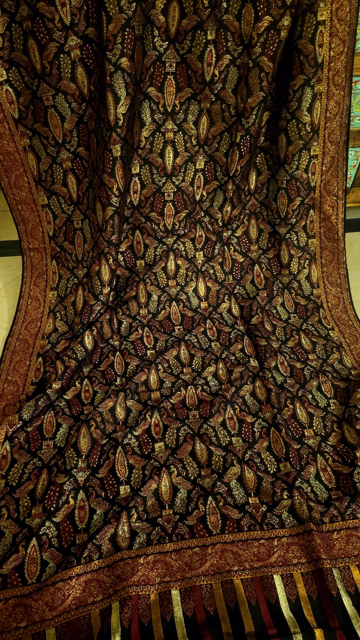 Zaree kaani : pashmina shawl