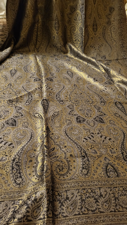 Gandhara moonlight : Reversible shawl