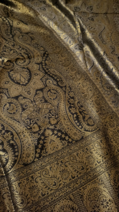 Gandhara moonlight : Reversible shawl