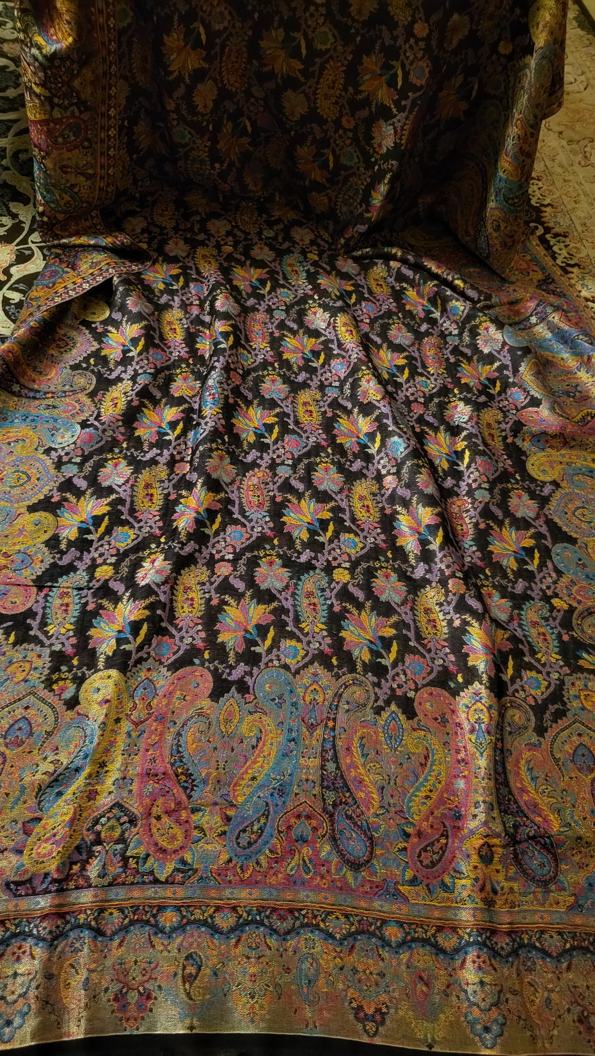 Gandhara moonlight : Reversible shawl