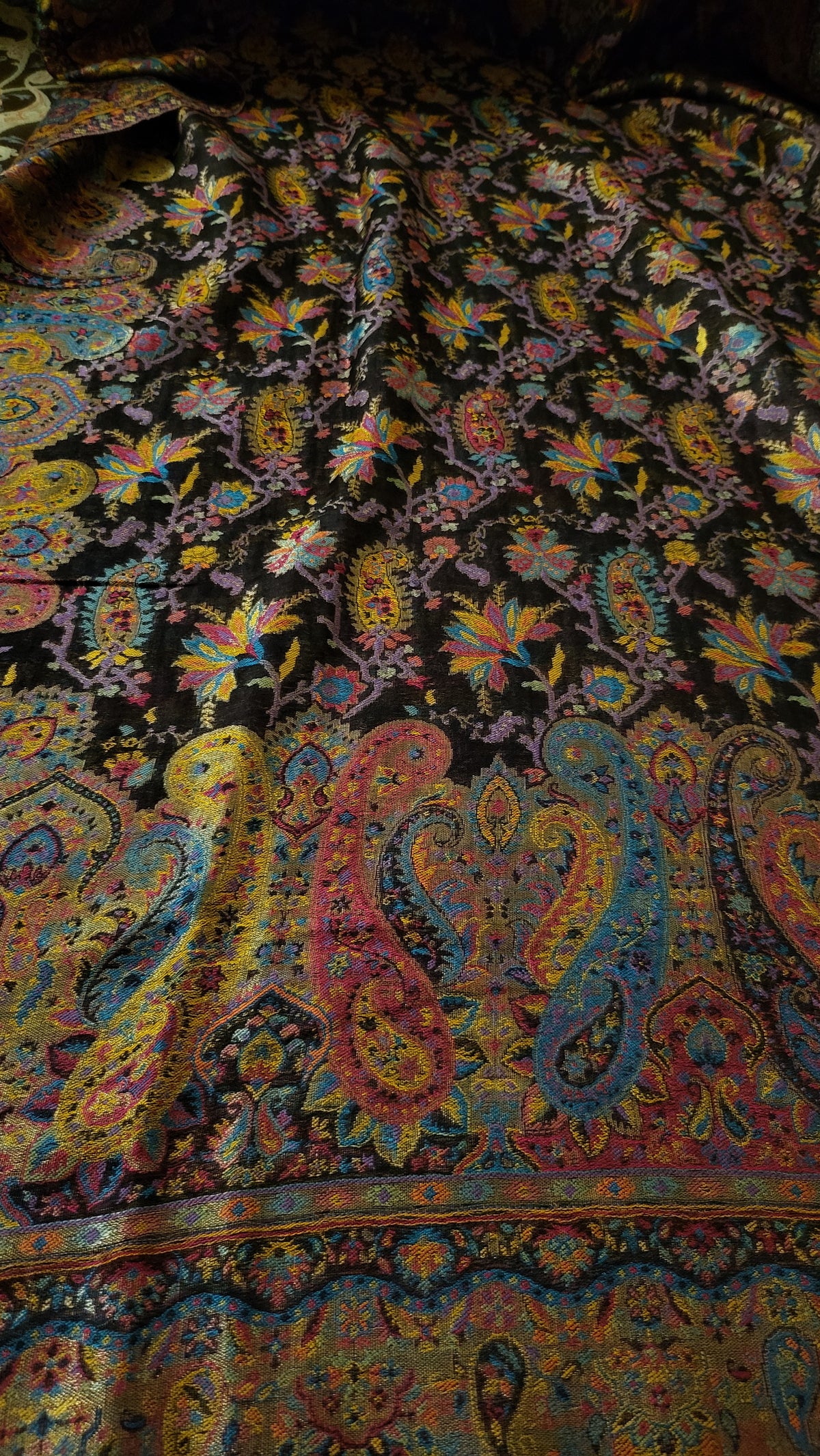 Gandhara moonlight : Reversible shawl